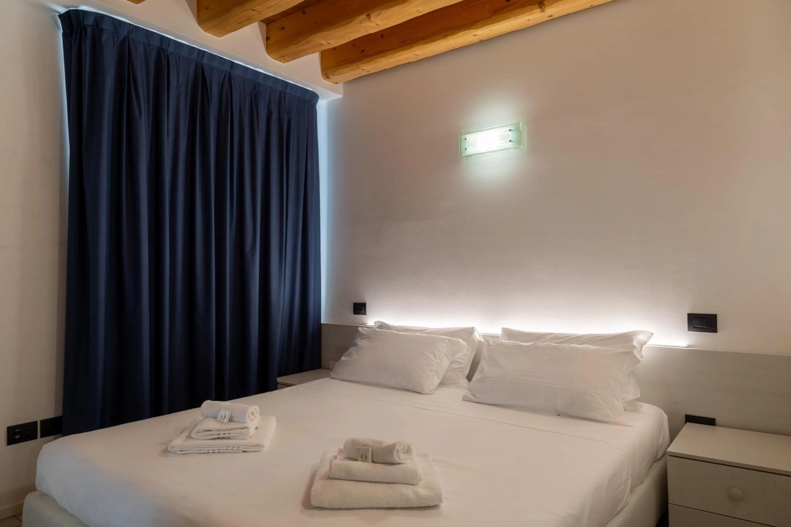 Bedroom, Bed in Residence Garibaldi