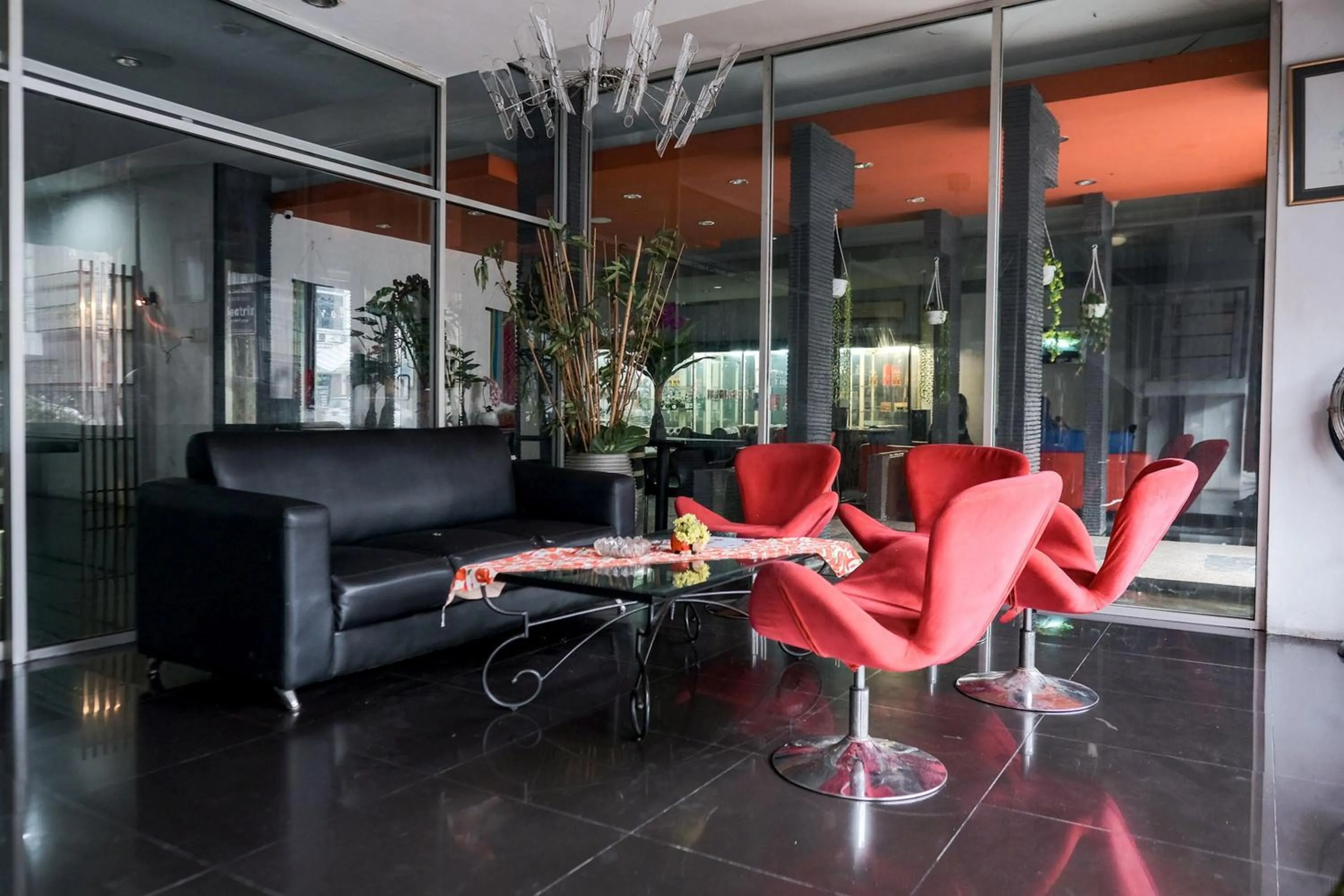 Seating area in RedDoorz Plus @ Jalan Iskandar Muda Medan