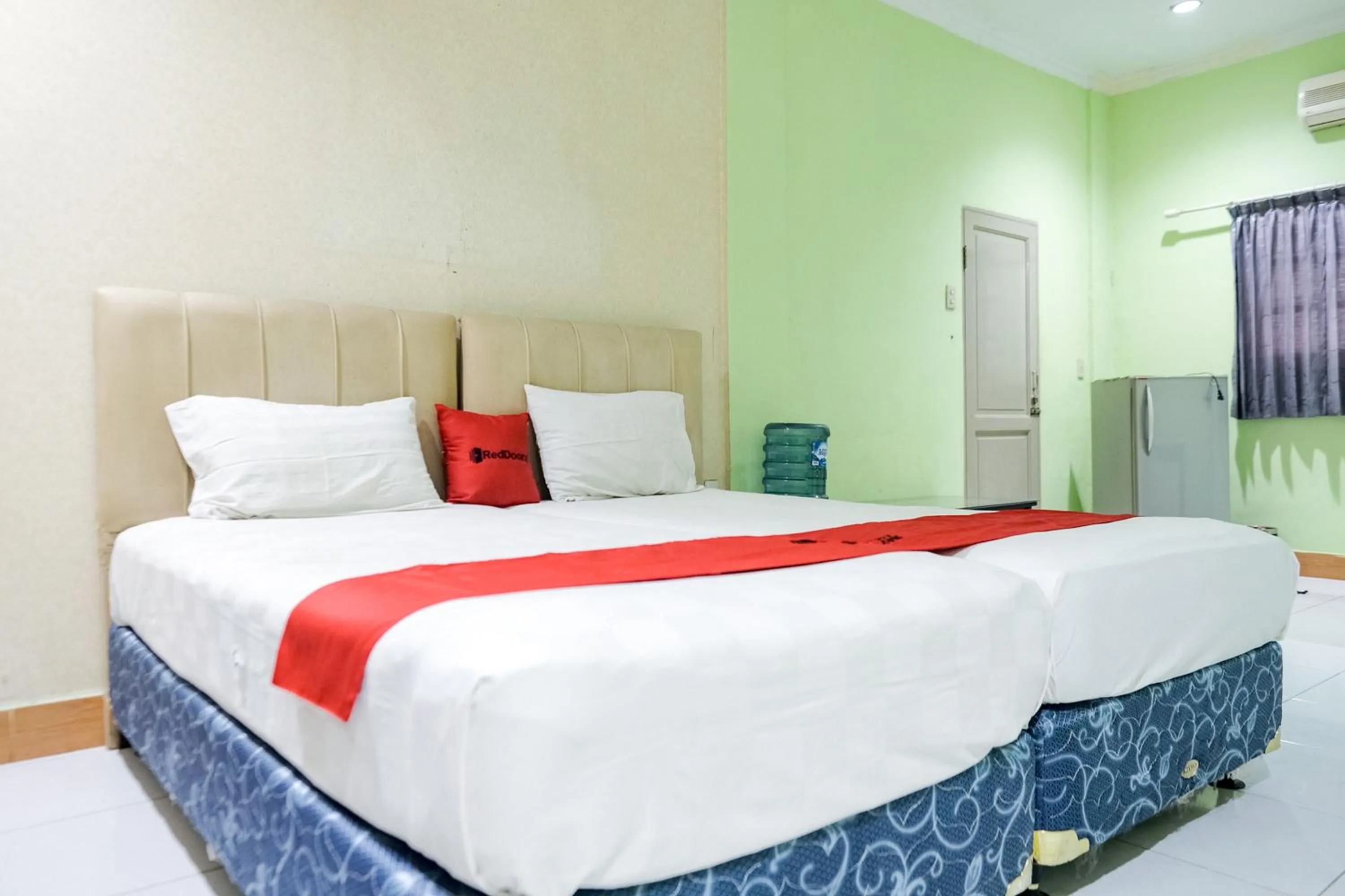 Bedroom in RedDoorz Plus @ Jalan Iskandar Muda Medan