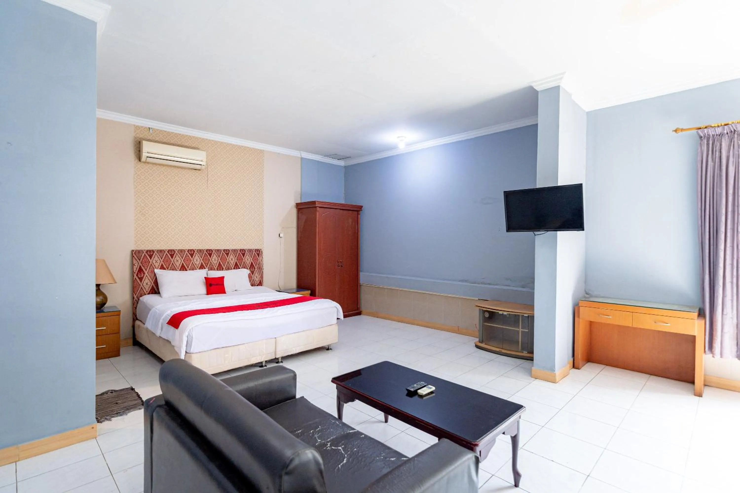 Bedroom in RedDoorz Plus @ Jalan Iskandar Muda Medan