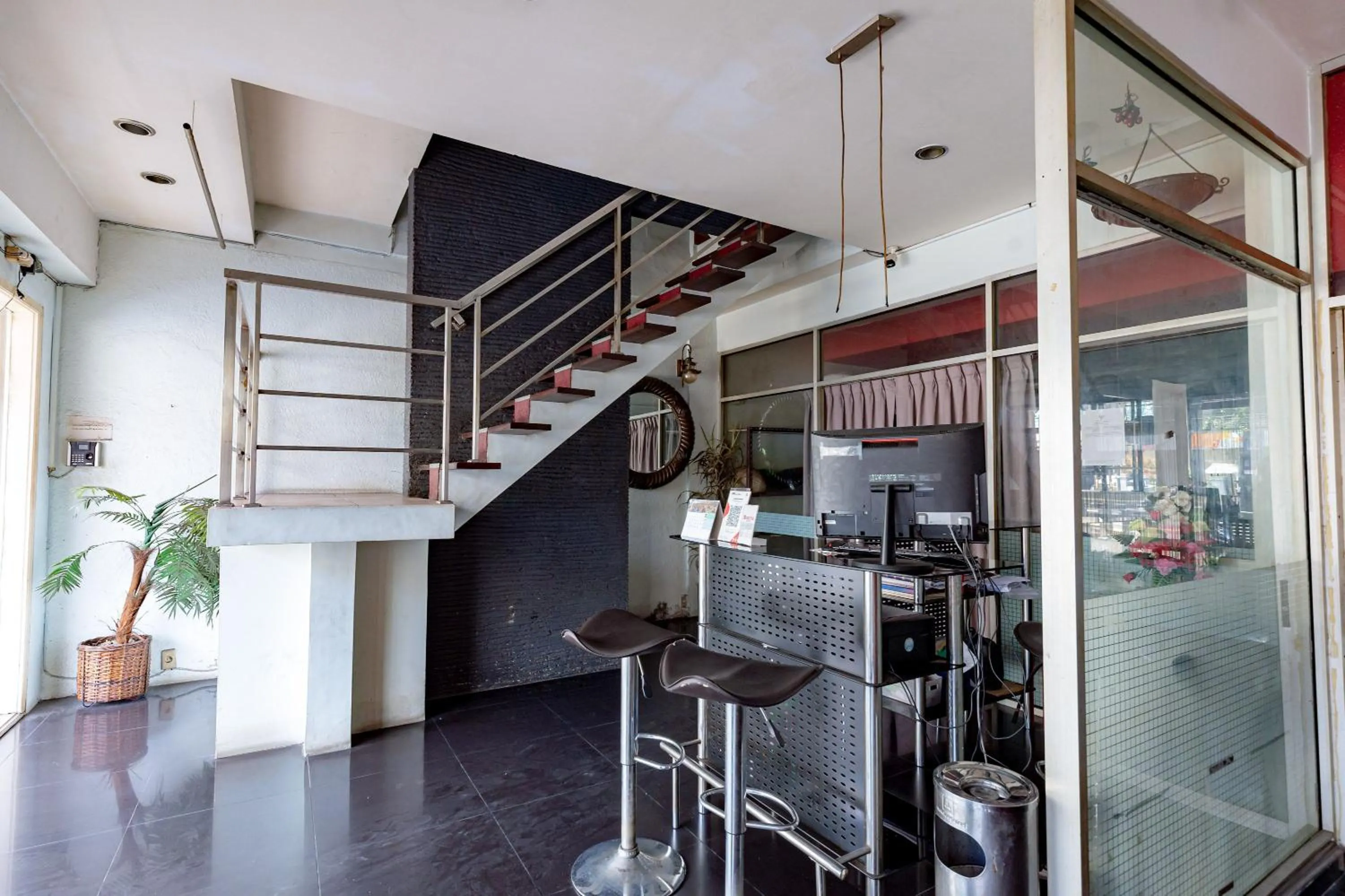 Lobby or reception in RedDoorz Plus @ Jalan Iskandar Muda Medan