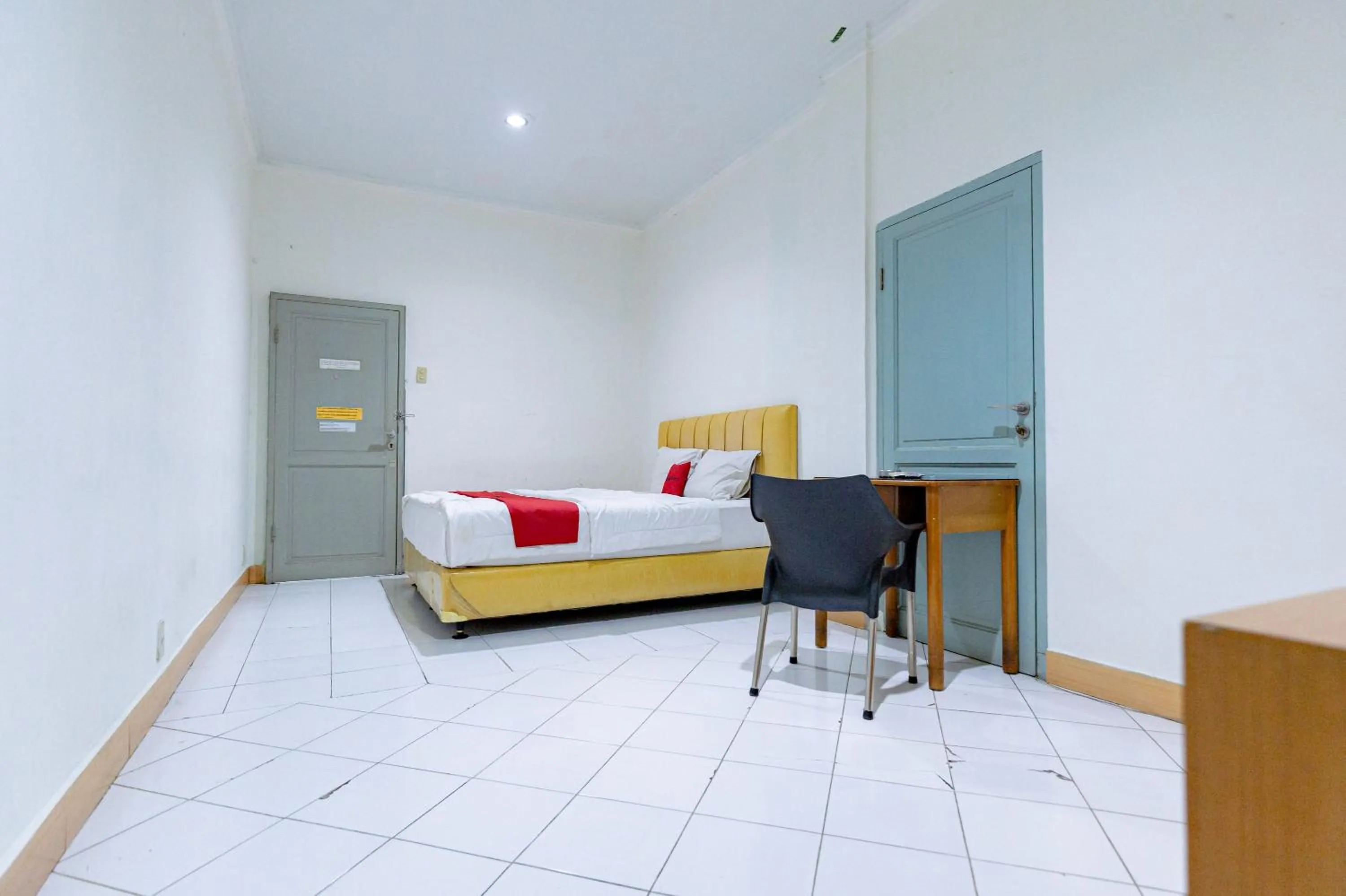 Bedroom in RedDoorz Plus @ Jalan Iskandar Muda Medan