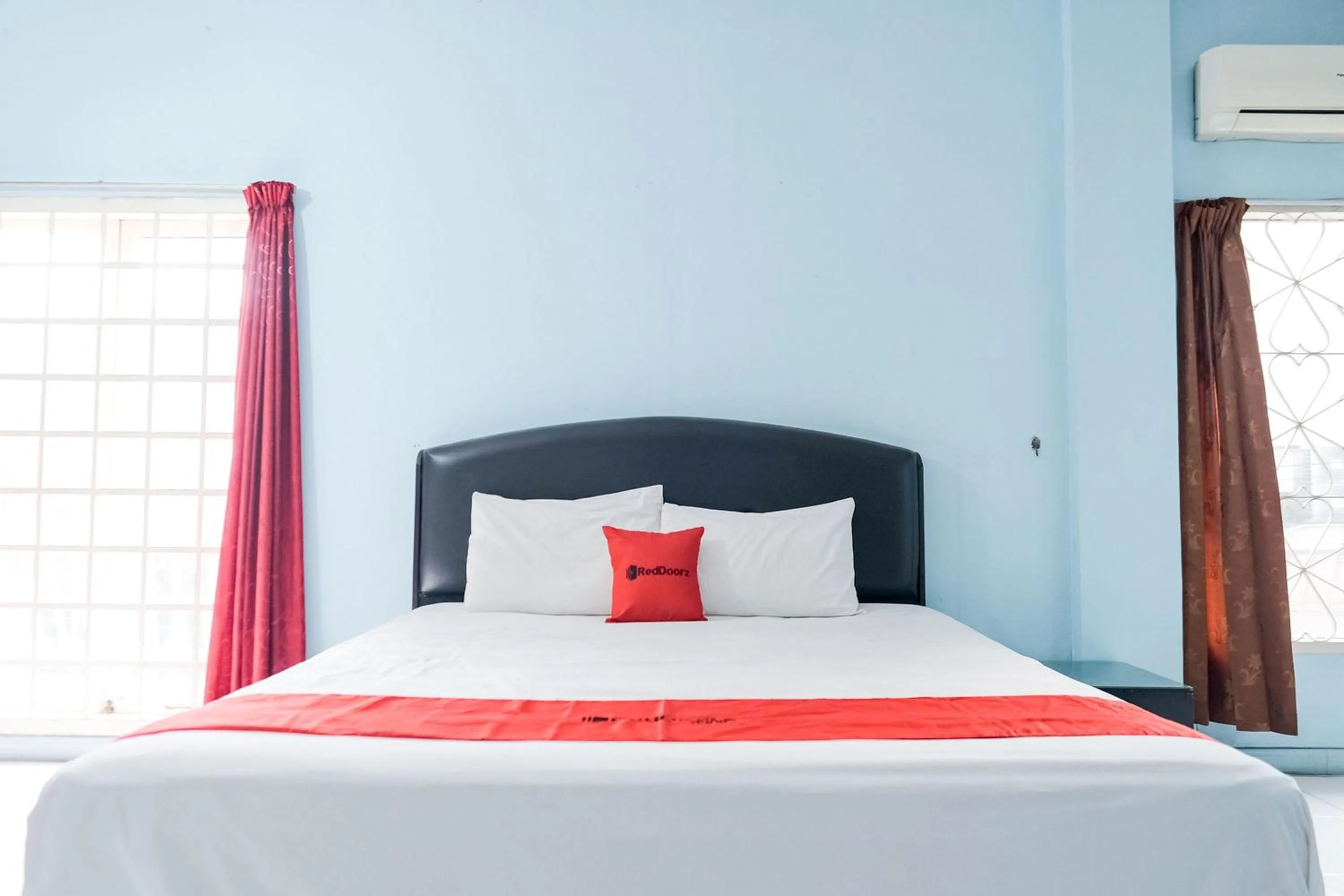 Bedroom in RedDoorz Plus @ Jalan Iskandar Muda Medan