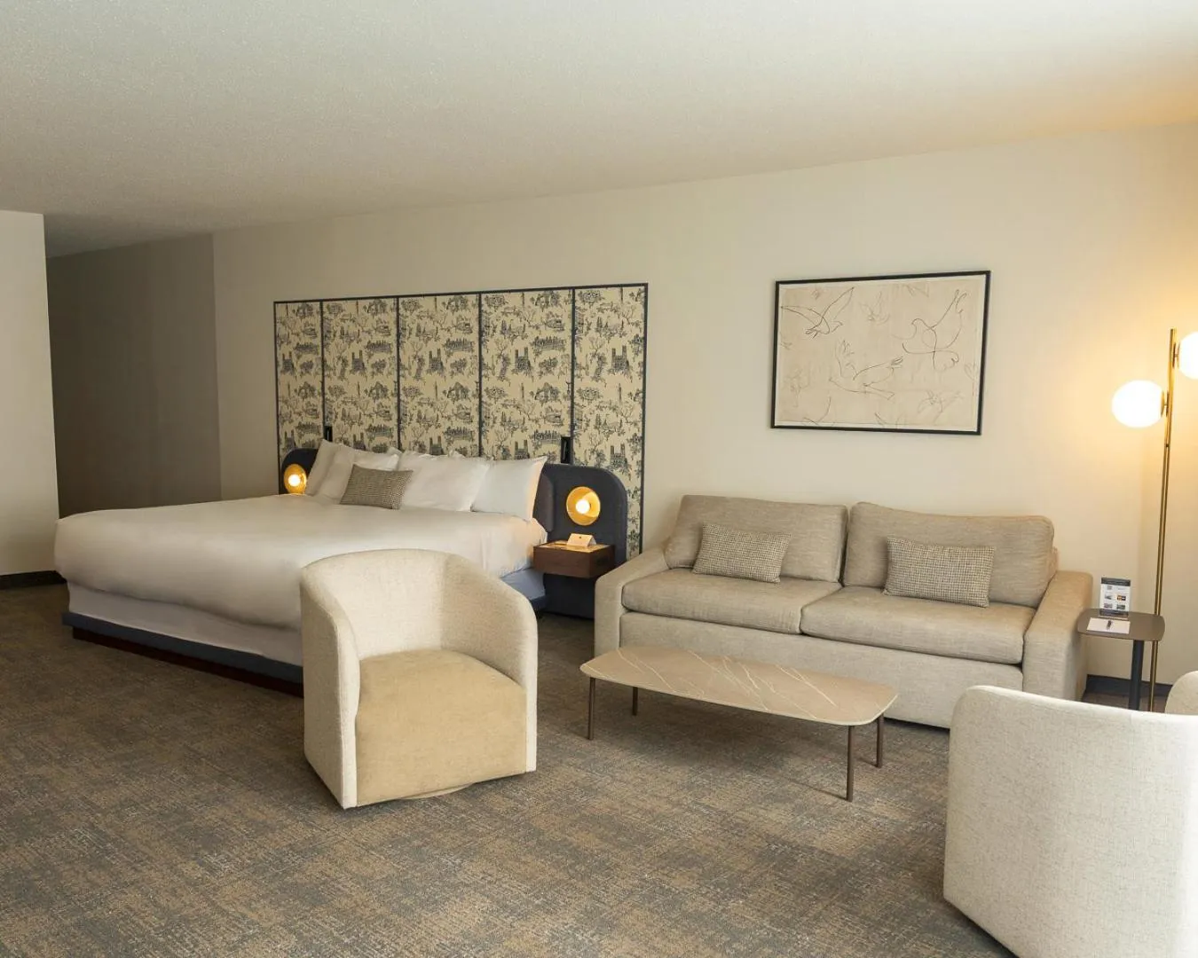 Bed in Hôtel Saint-Sulpice