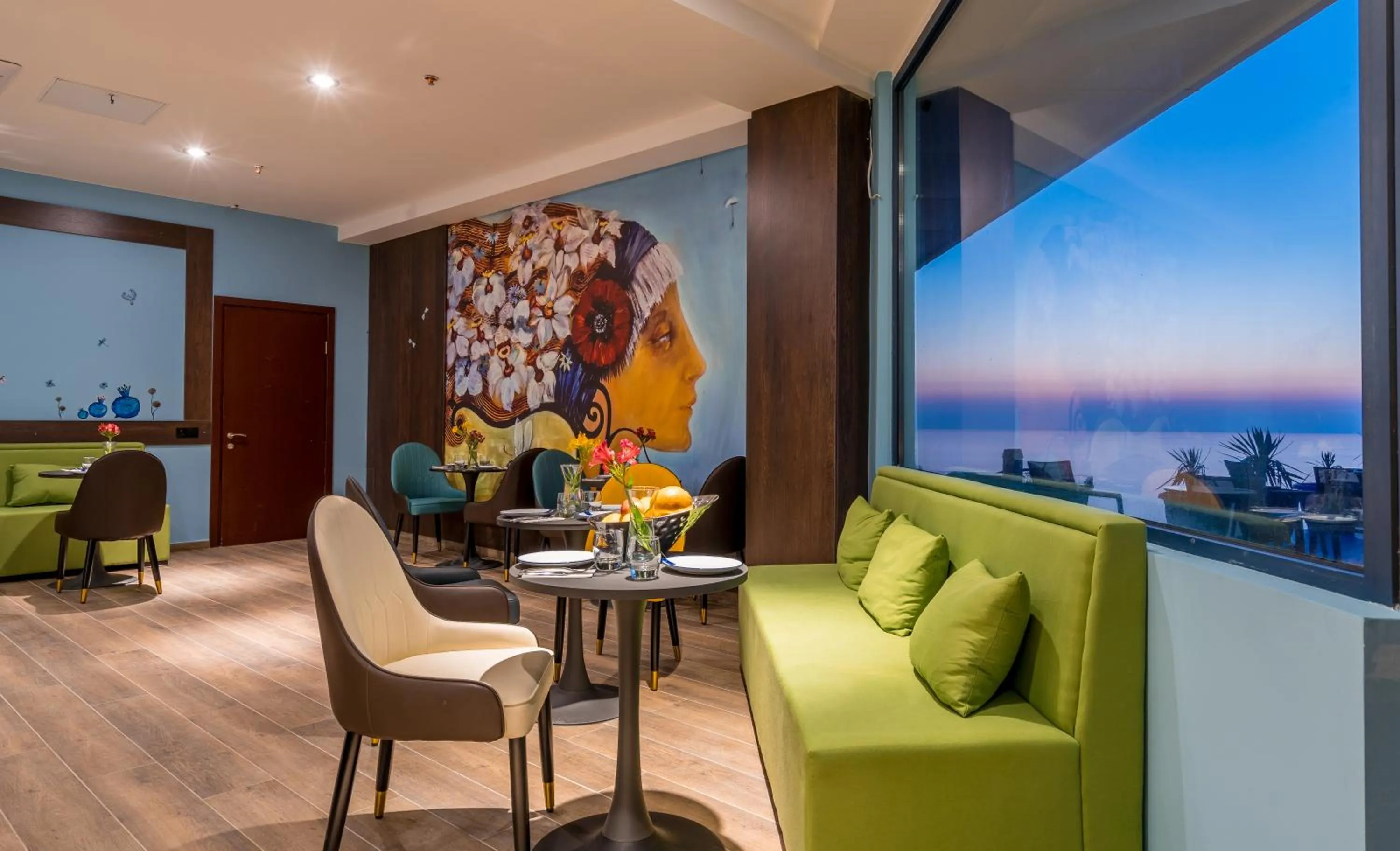 Restaurant/places to eat in Litz Resort