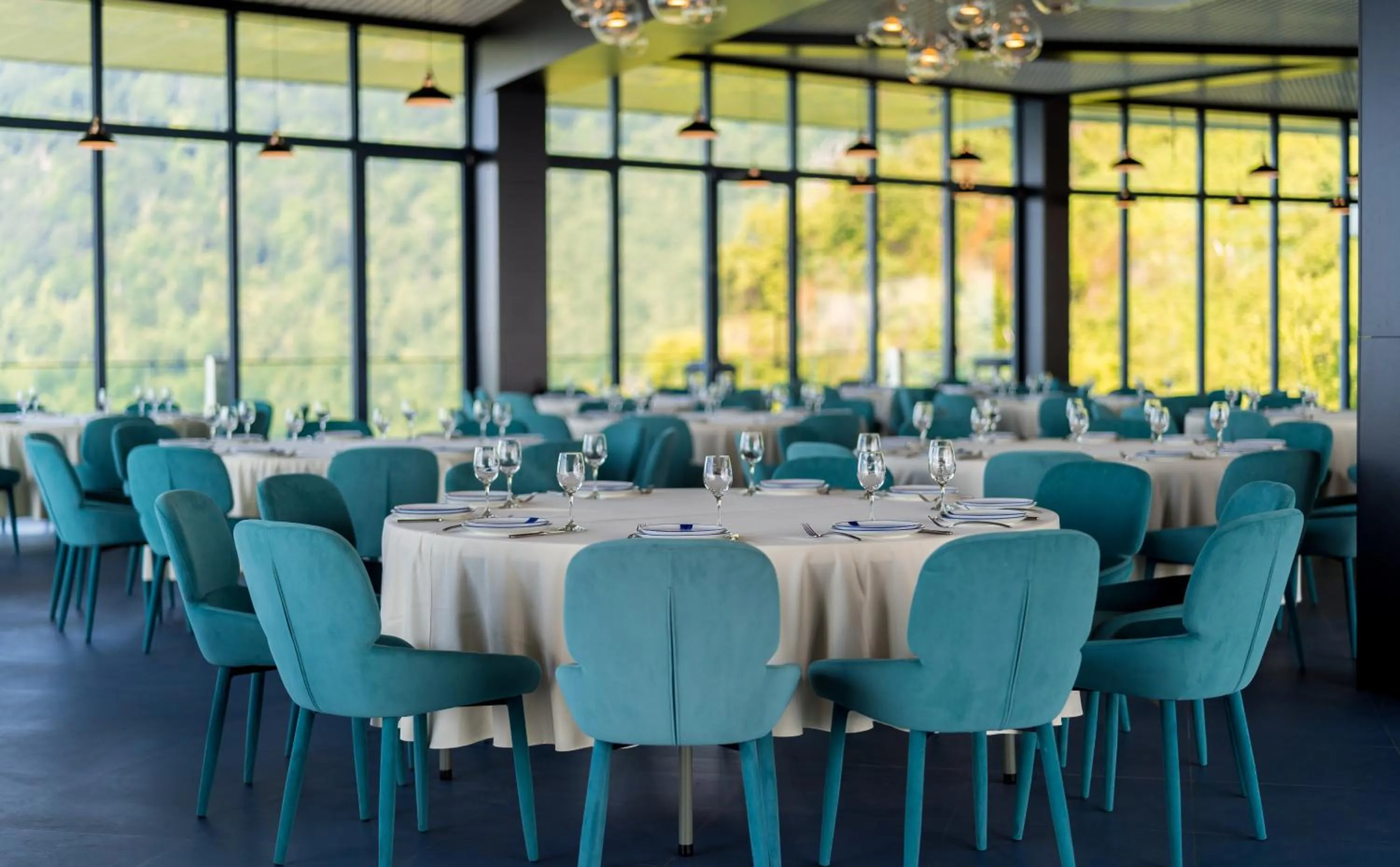 Restaurant/places to eat in Litz Resort