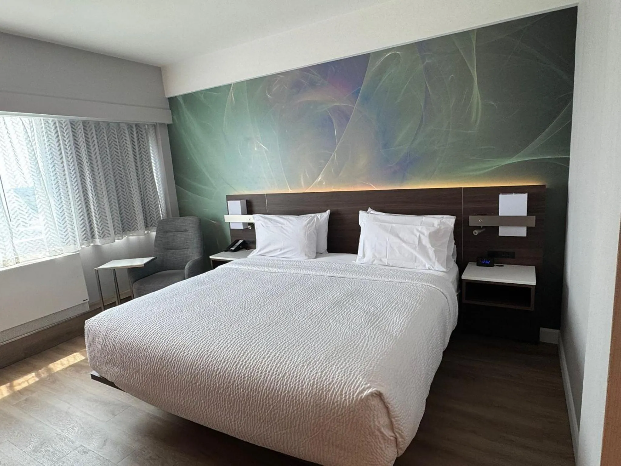 Bed in Armon Plaza Montreal Airpt, Trademark Collection by Wyndham