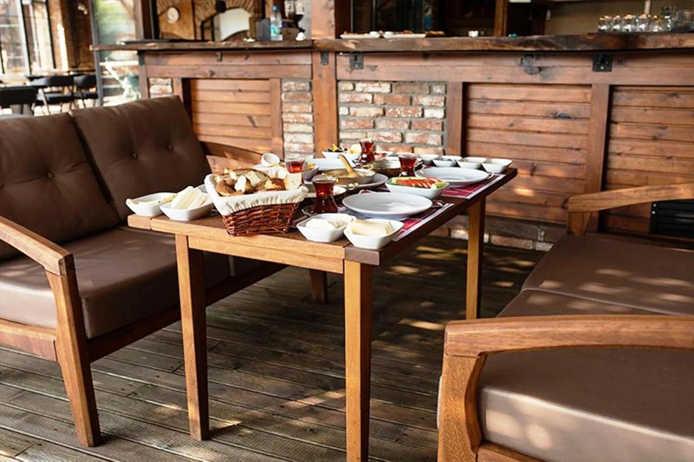 Breakfast in Ceneviz Suit Hotel