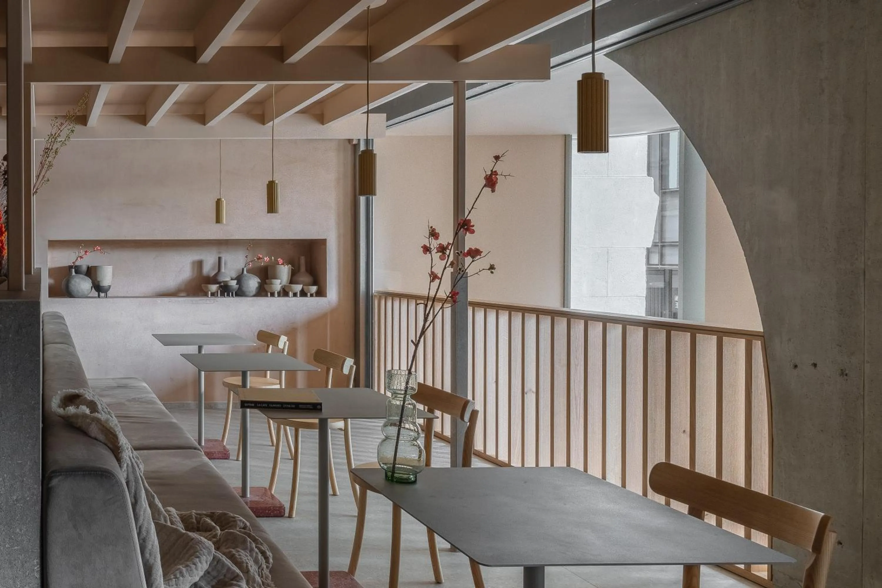 Lounge or bar in Buckle Street Studios by Locke, Aldgate