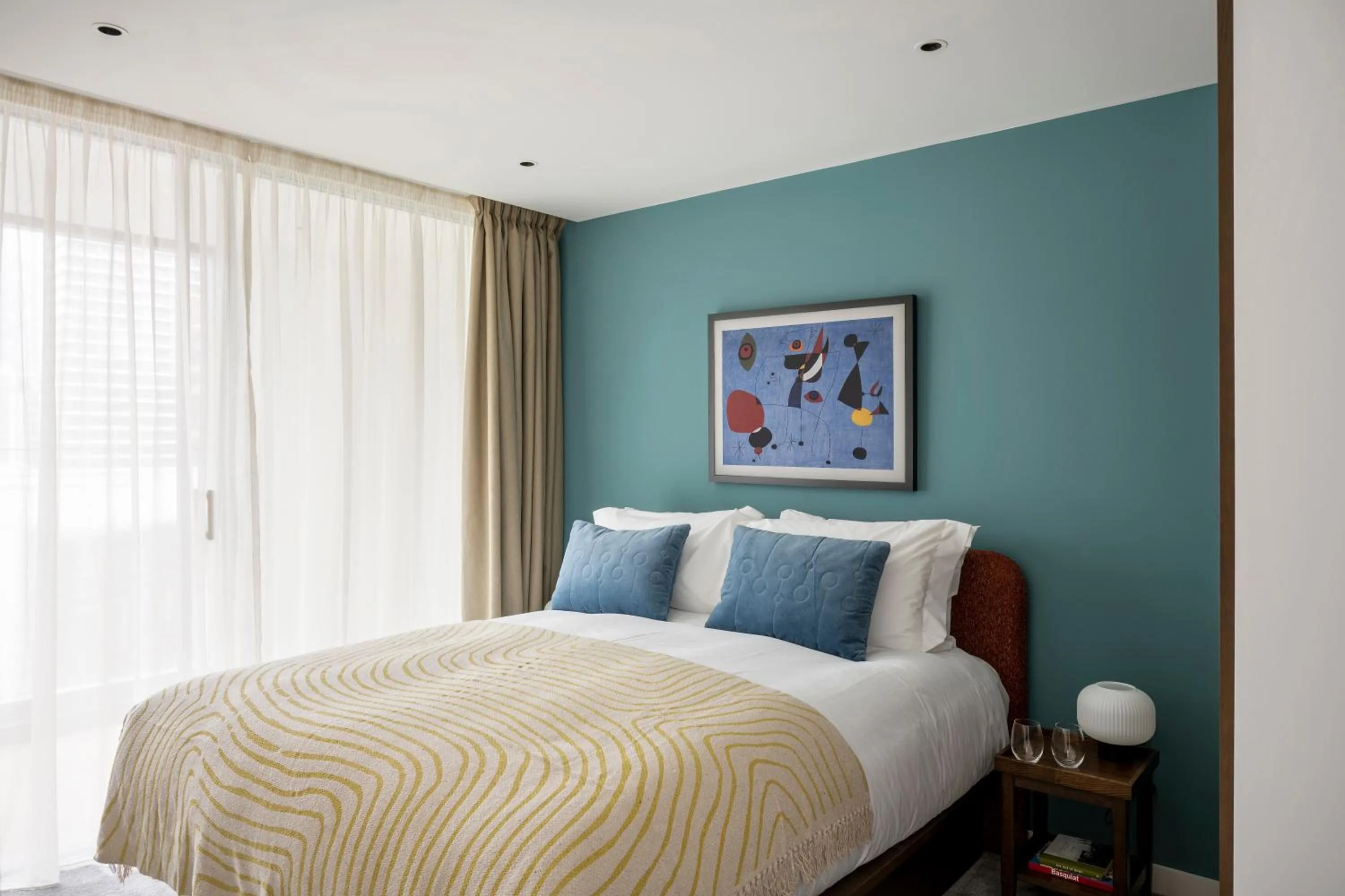 Bed in Cove Landmark Pinnacle