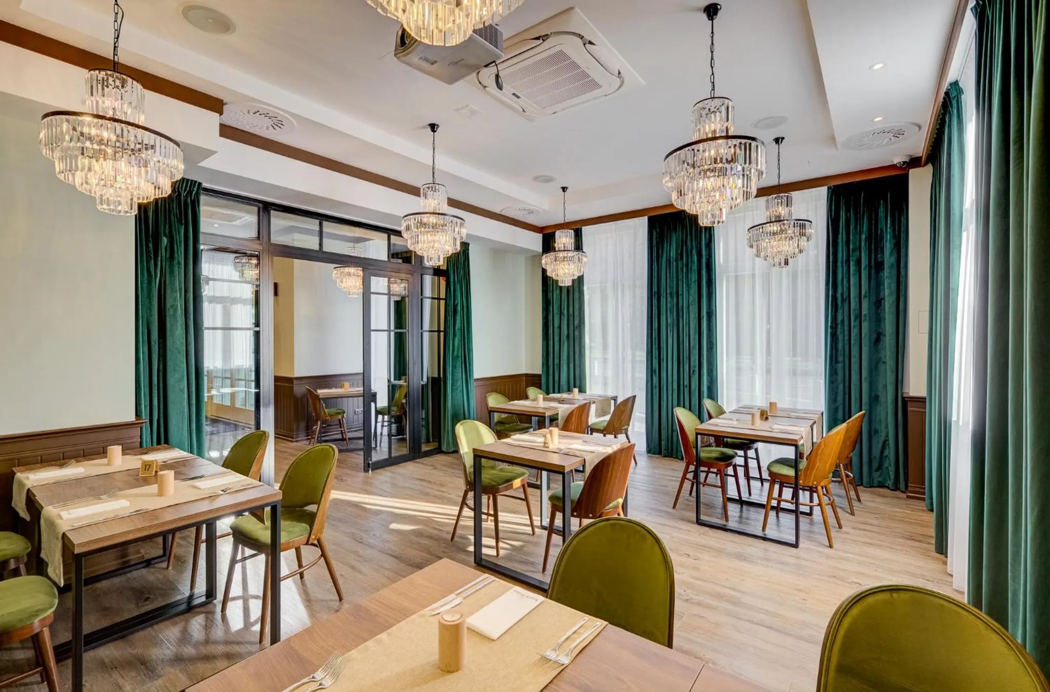 Restaurant/places to eat in Hotel Willa Tatrzańska