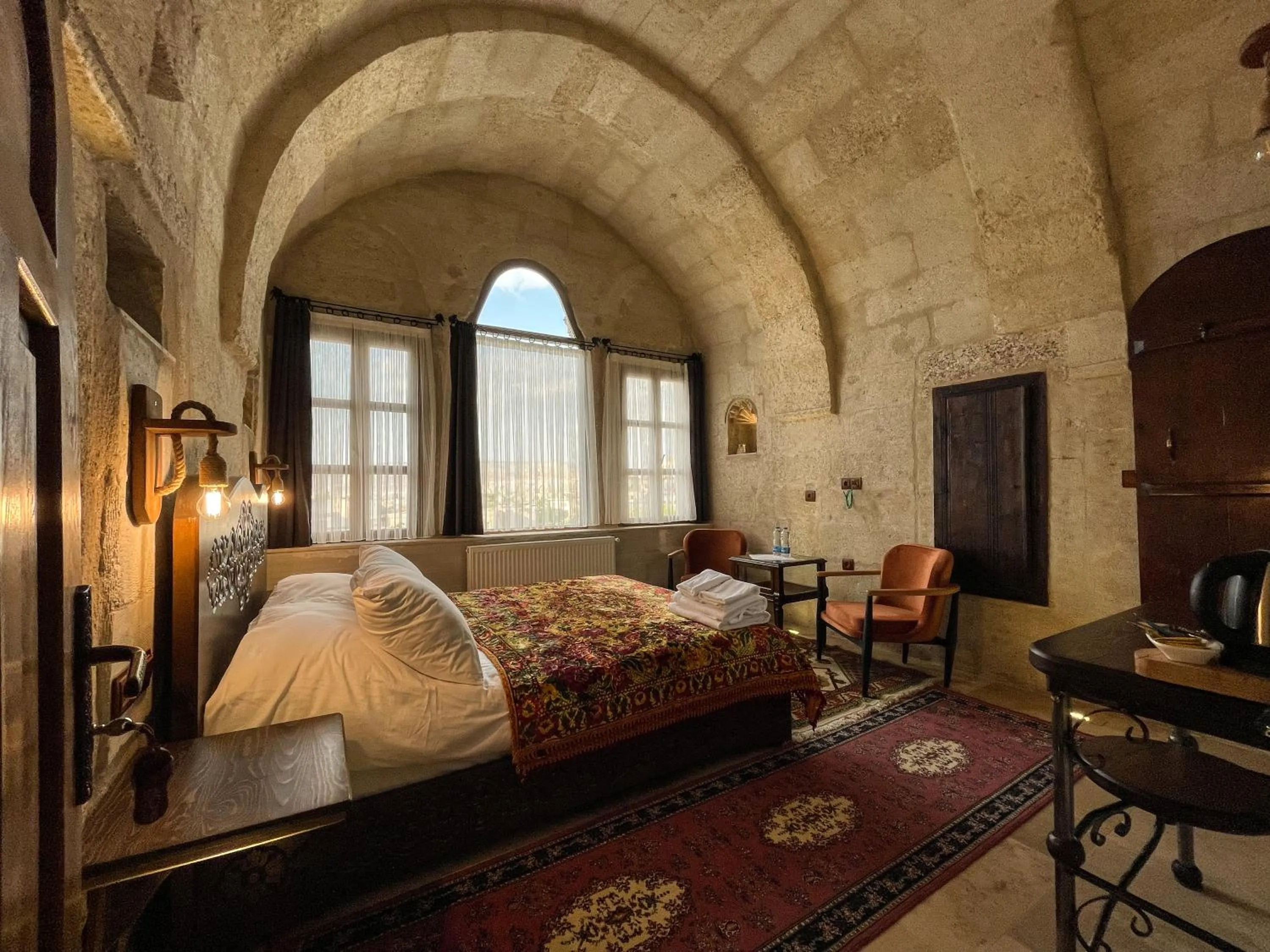 Photo of the whole room in Takunya Cave Hotel