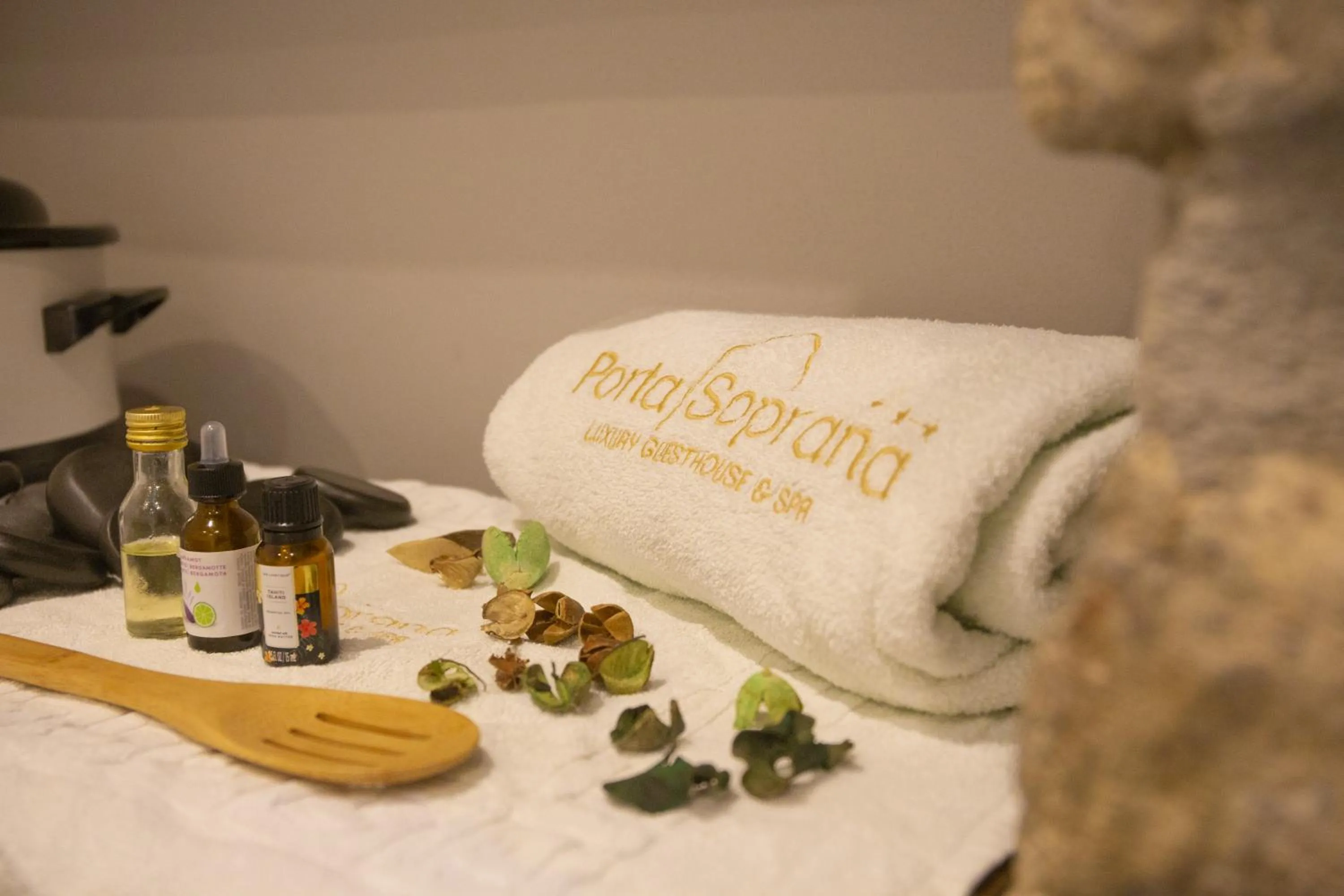 Spa and wellness centre/facilities in PORTA SOPRANA luxury guest House & spa