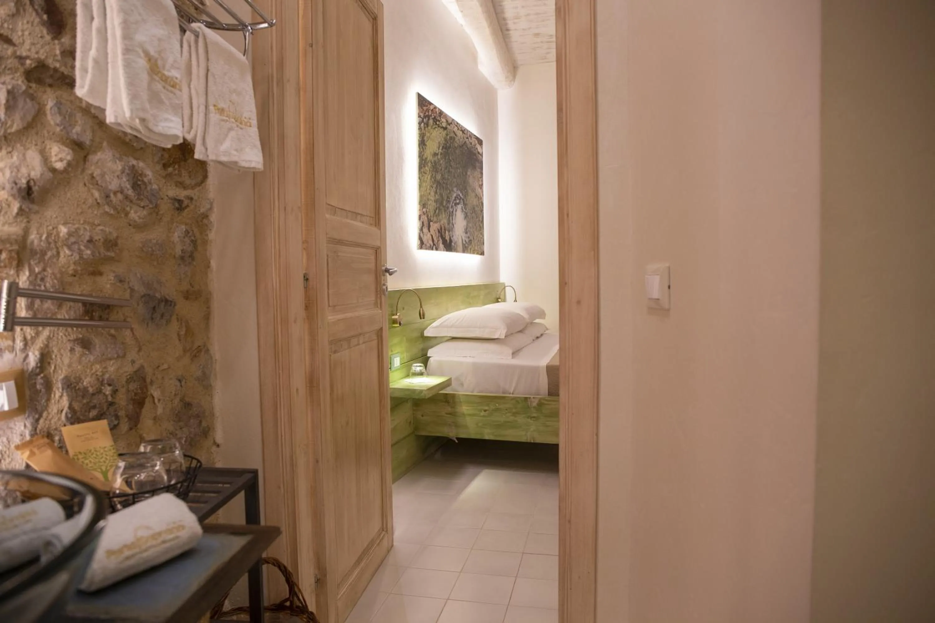 Bathroom, Bed in PORTA SOPRANA luxury guest House & spa