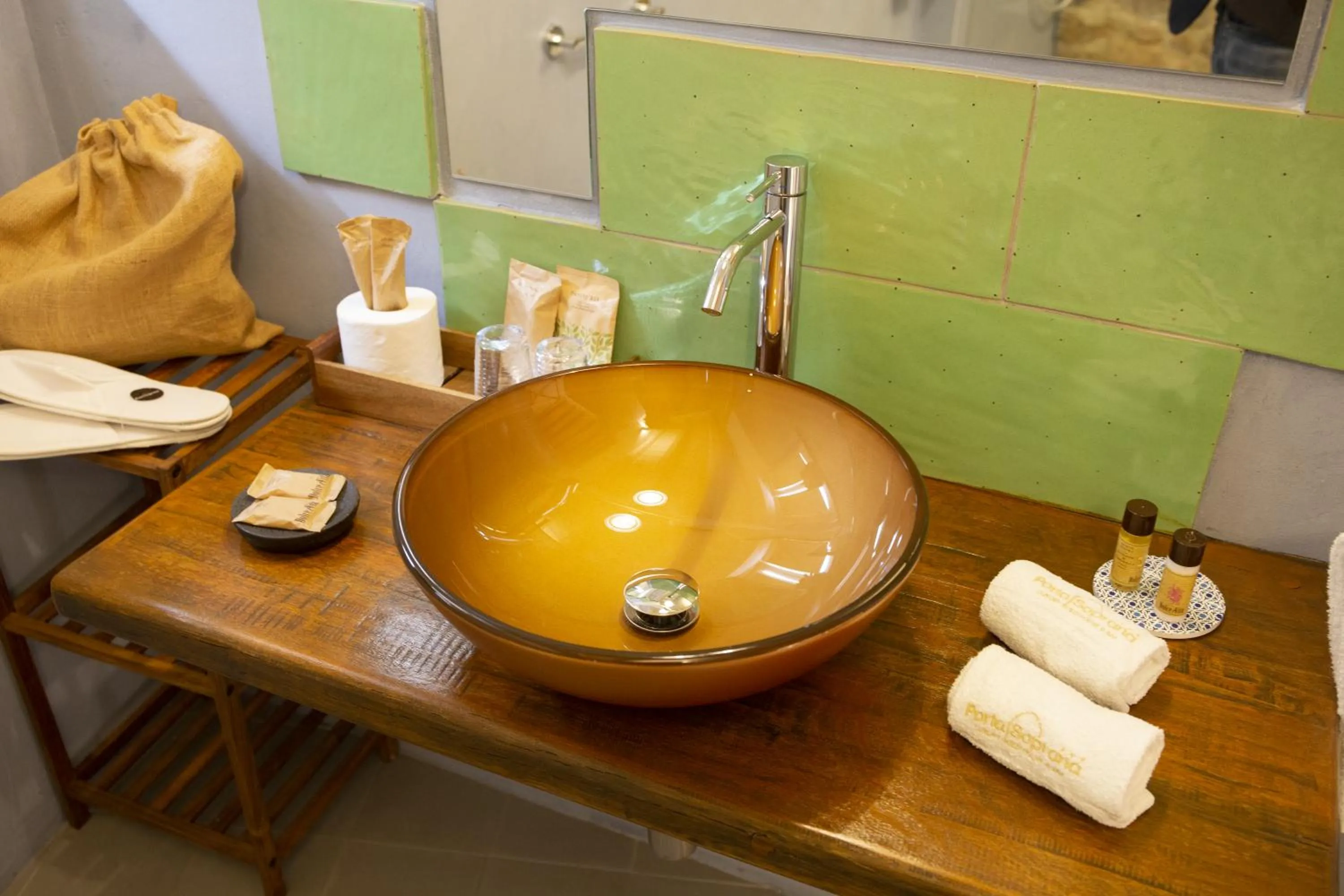 towels in PORTA SOPRANA luxury guest House & spa