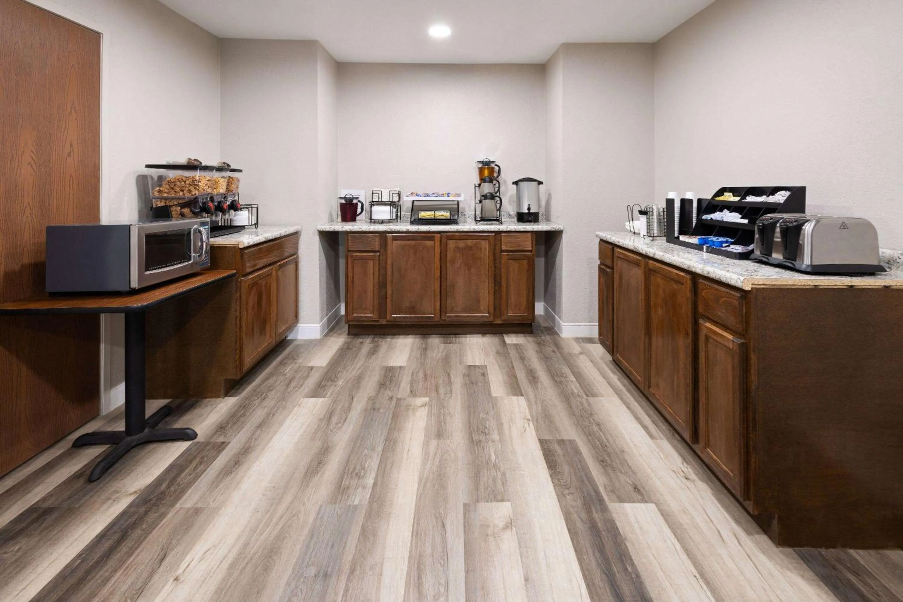 Breakfast in Days Inn by Wyndham Jackson Downtown