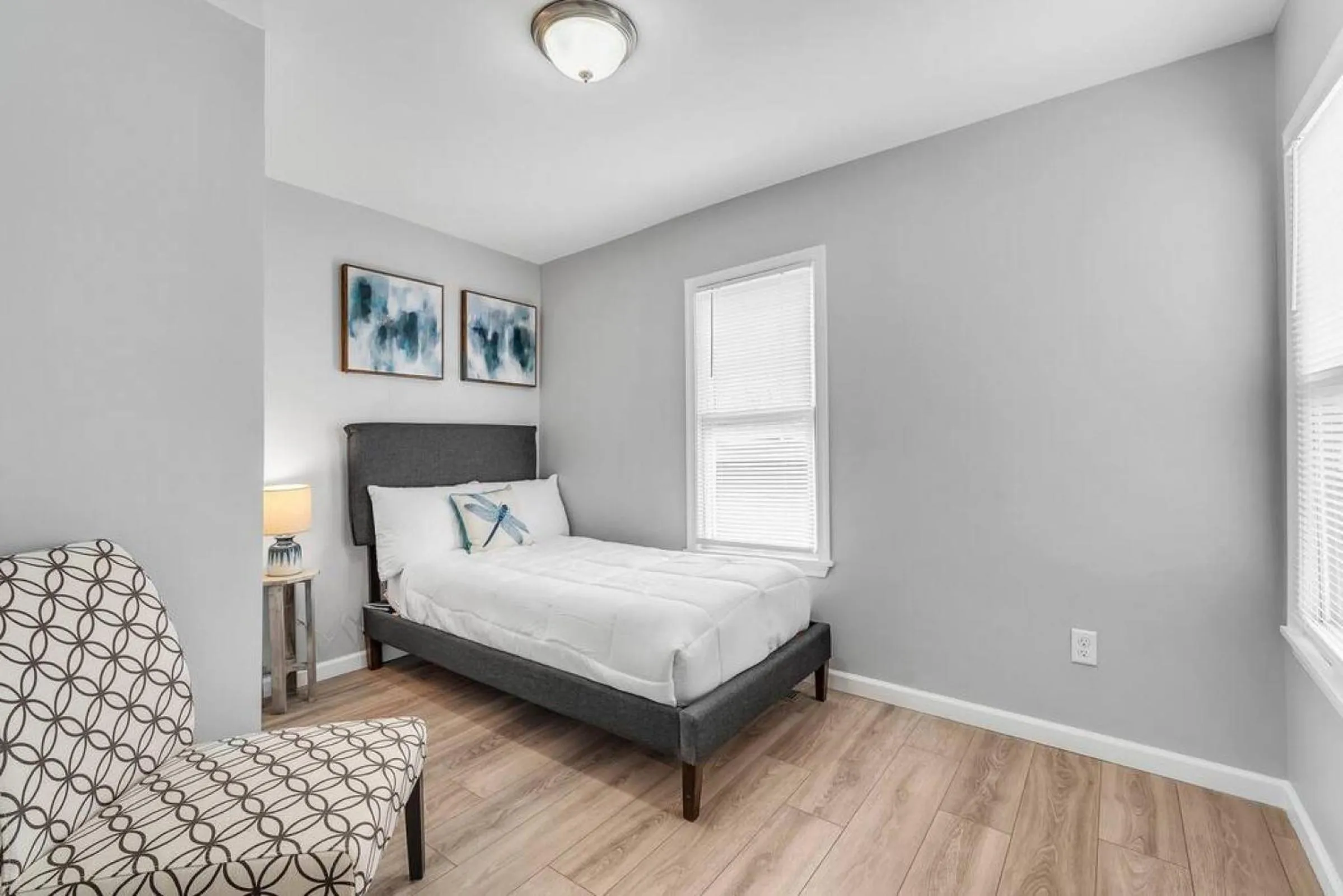 Bedroom, Bed in Dave and Busters, Outlets, Convention Center across street w Parking - Sleeps 15