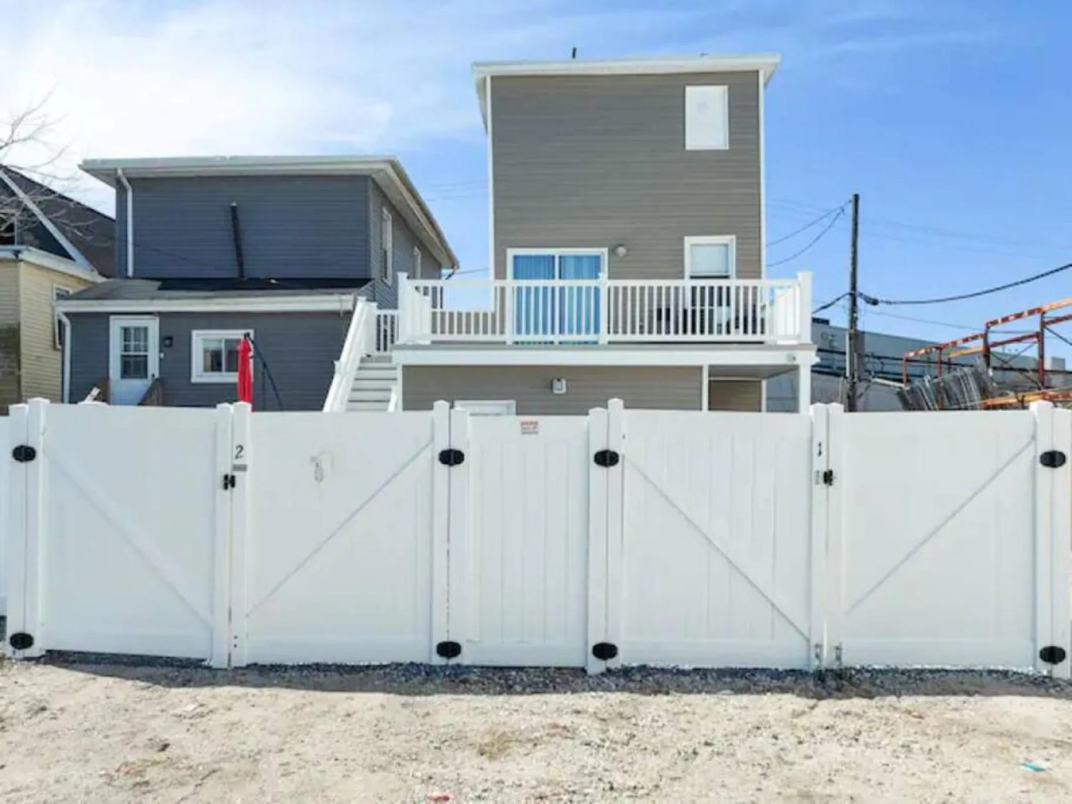 Property building in Dave and Busters, Outlets, Convention Center across street w Parking - Sleeps 15