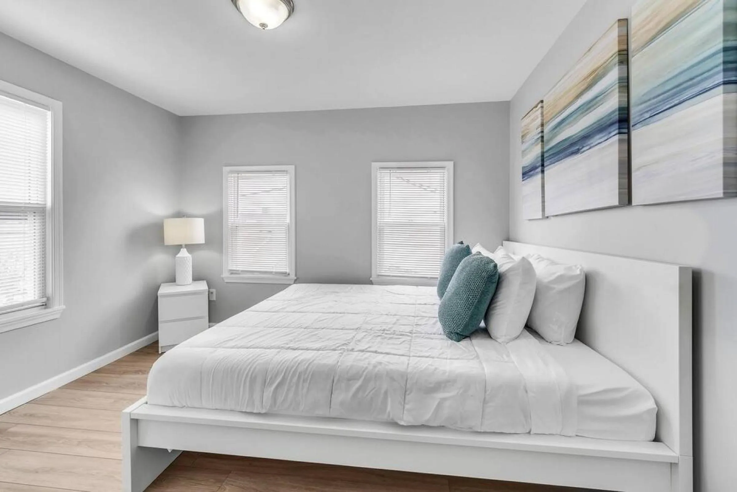 Bedroom, Bed in Dave and Busters, Outlets, Convention Center across street w Parking - Sleeps 15