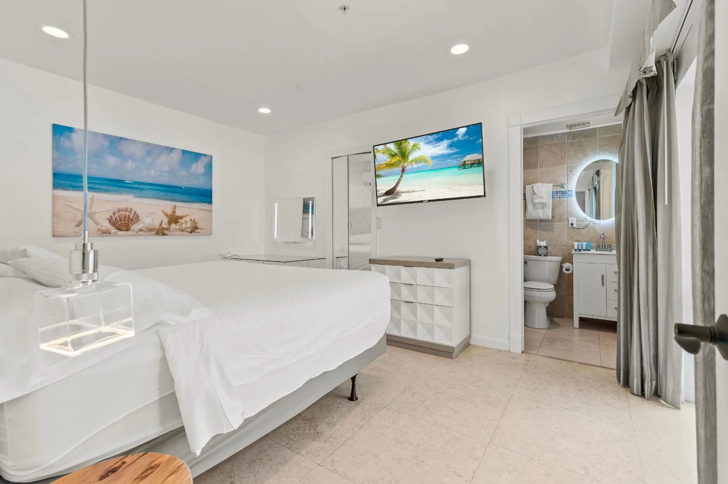 Bedroom, Bed in Isle of Venice Residence and Marina