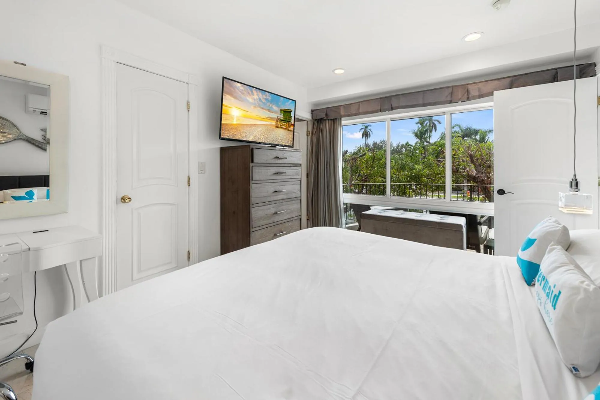 Bedroom, Bed in Isle of Venice Residence and Marina
