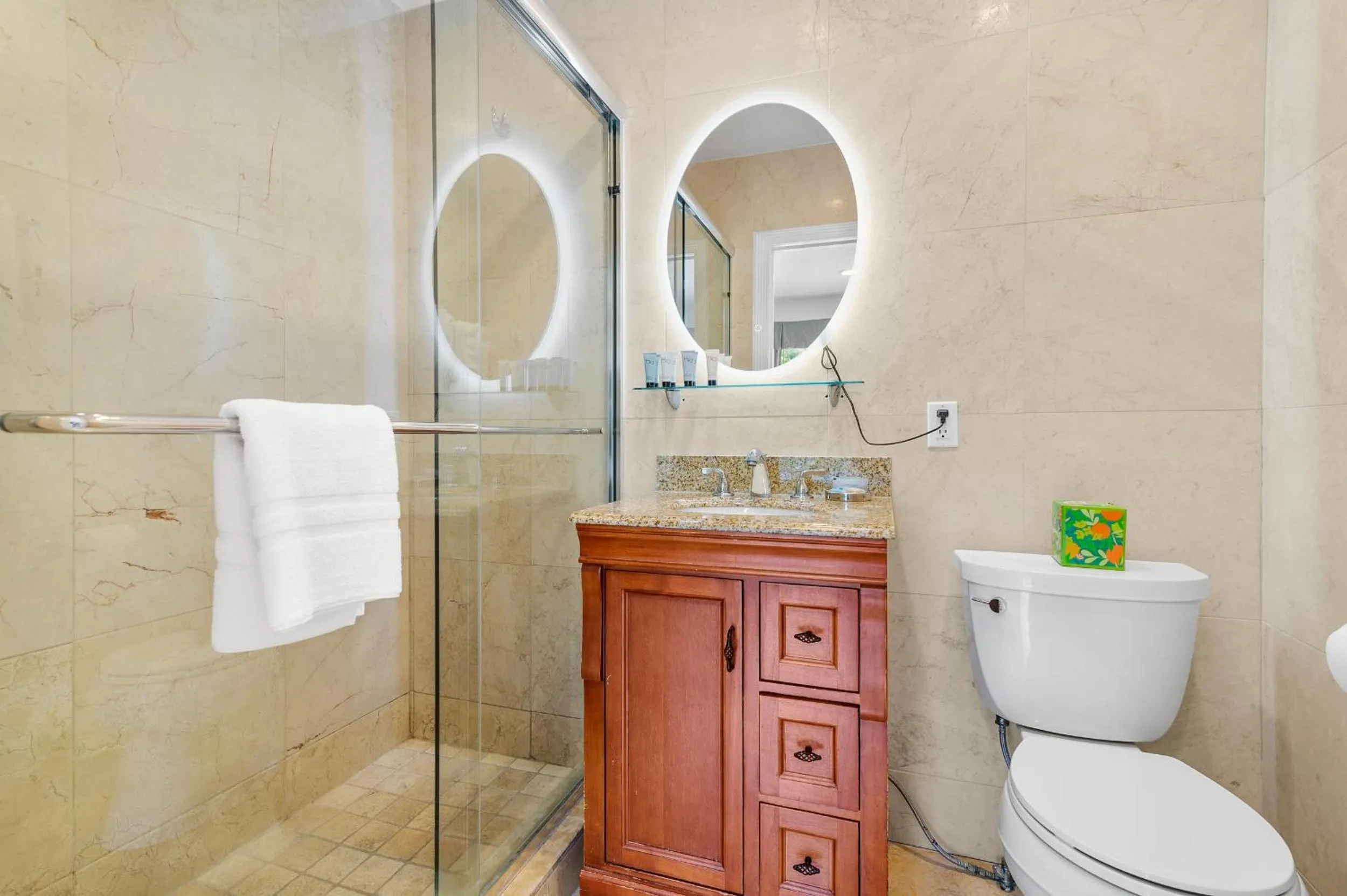 Bathroom in Isle of Venice Residence and Marina