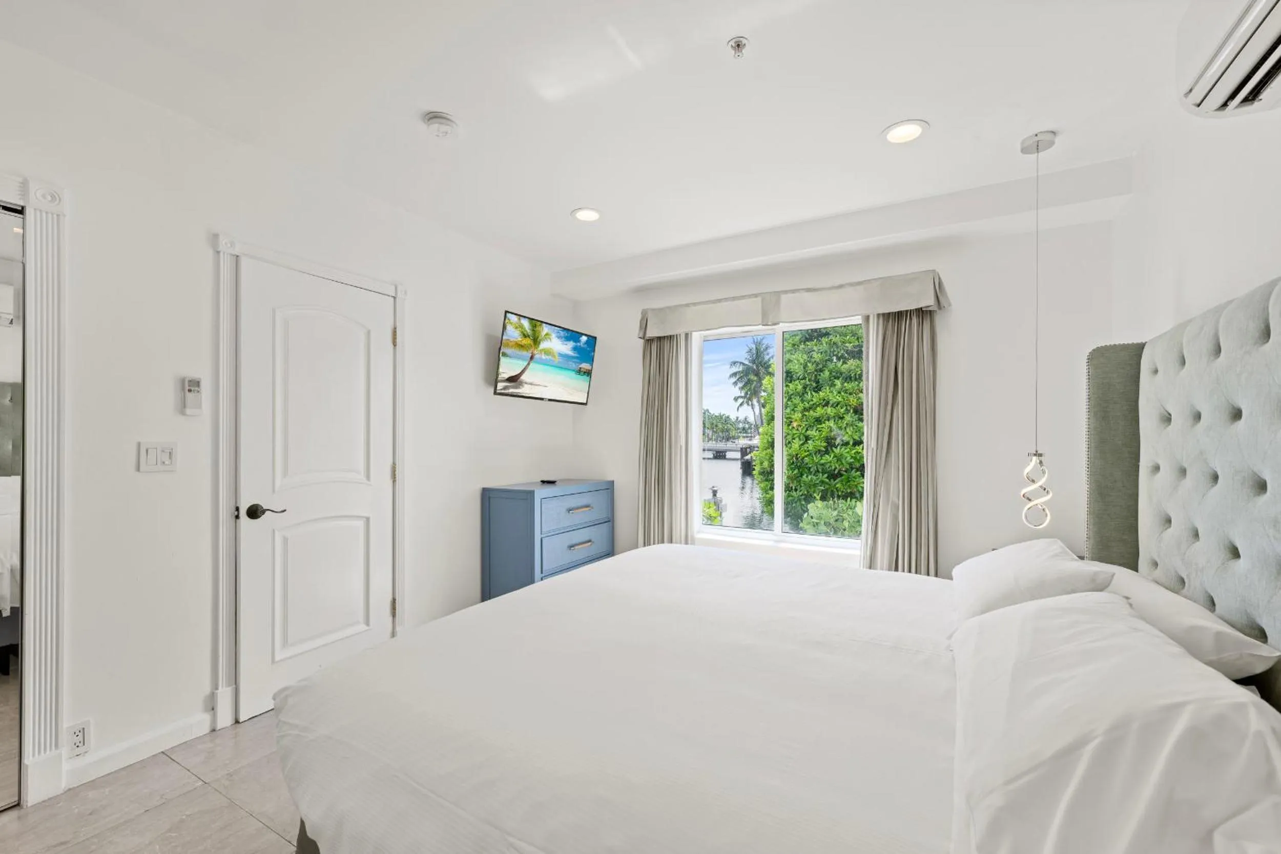 Bedroom, Bed in Isle of Venice Residence and Marina