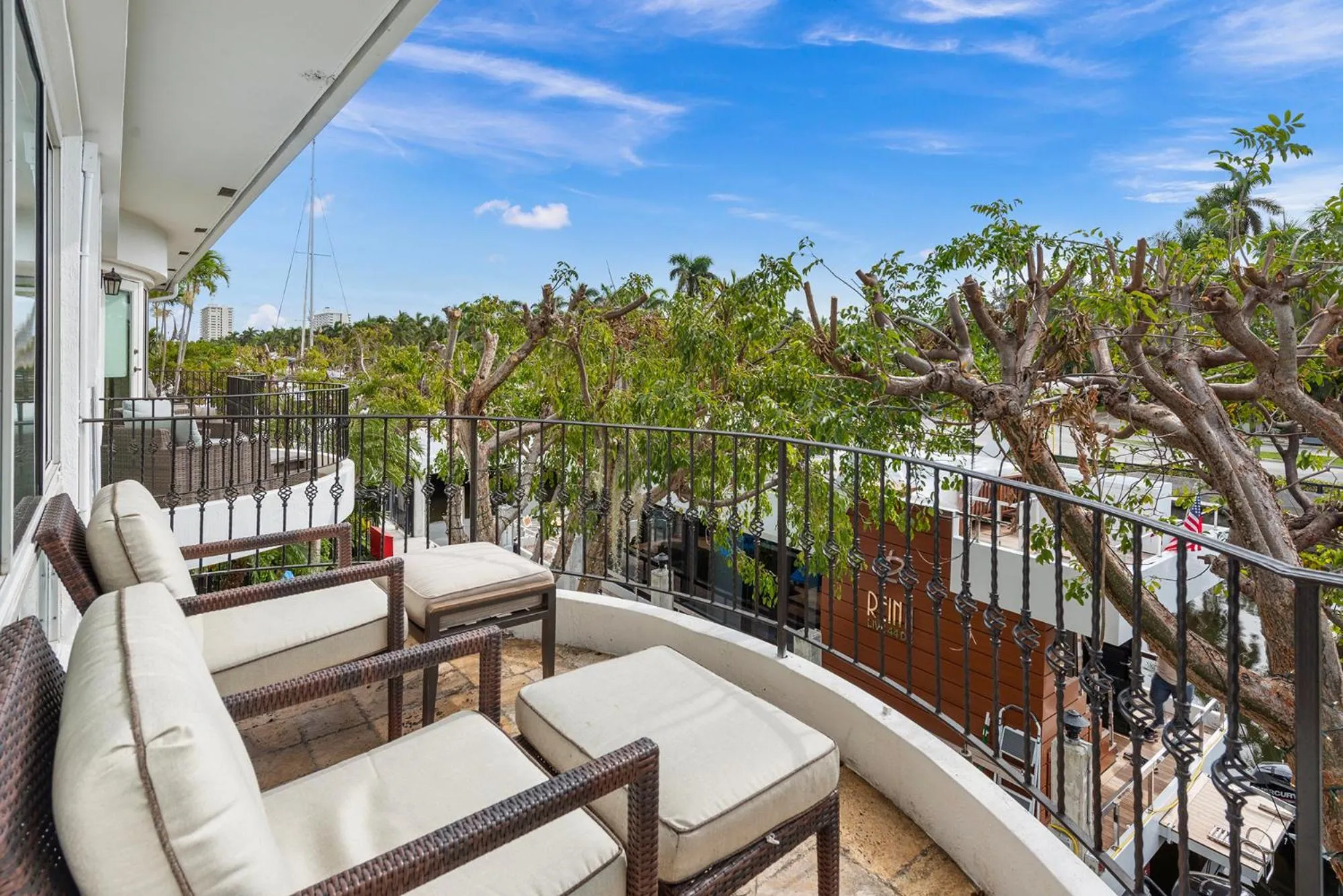 Balcony/Terrace in Isle of Venice Residence and Marina