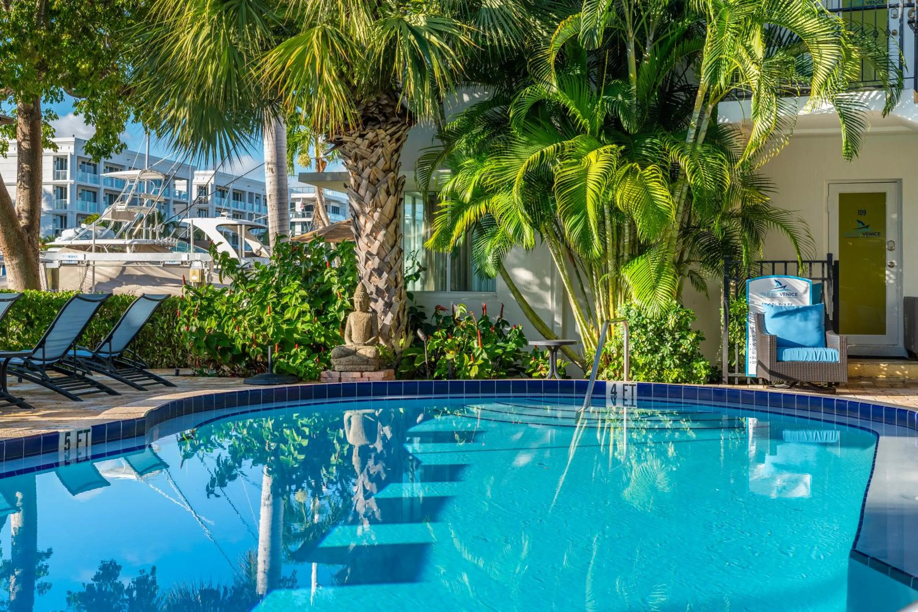 Swimming pool in Isle of Venice Residence and Marina