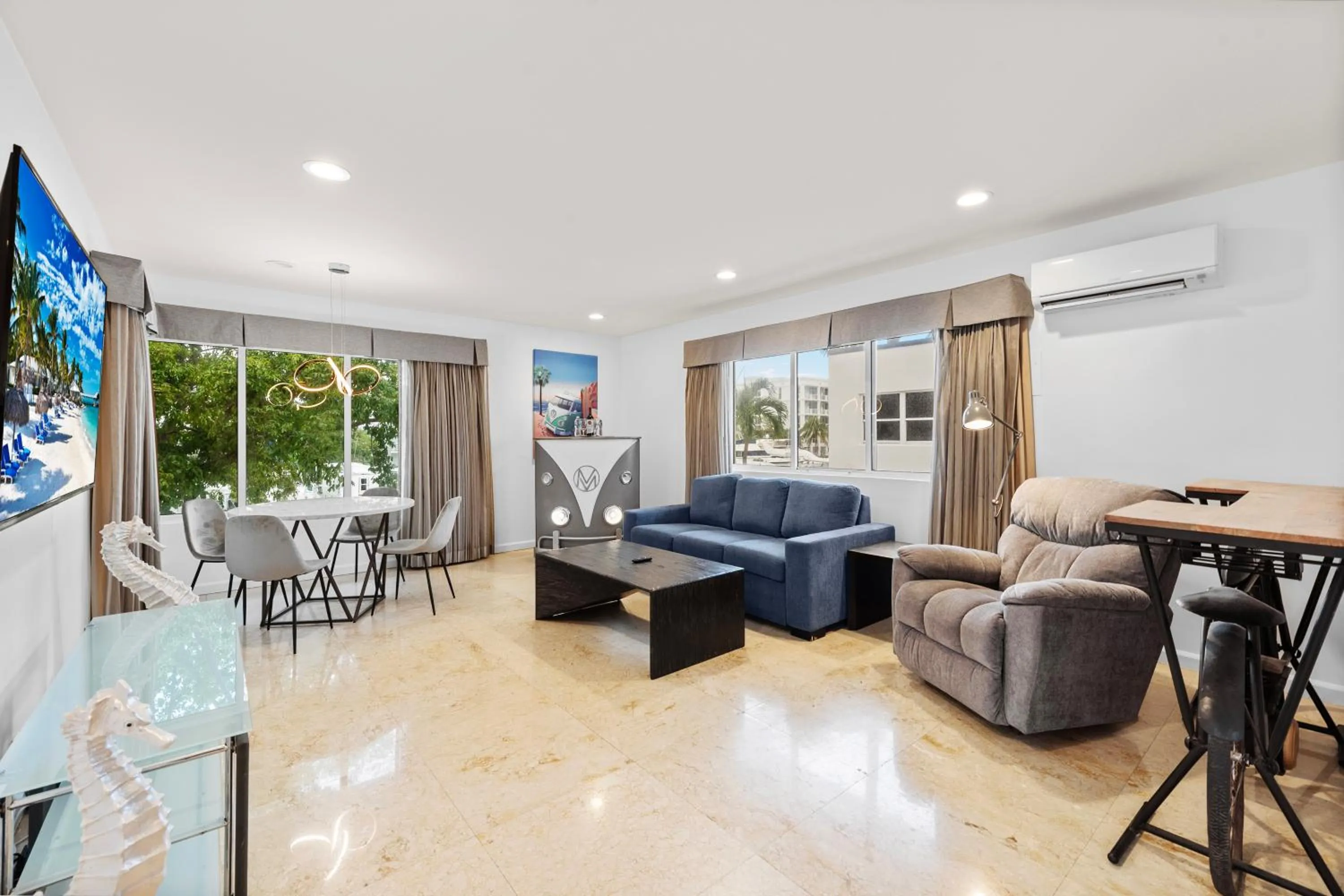 Living room in Isle of Venice Residence and Marina