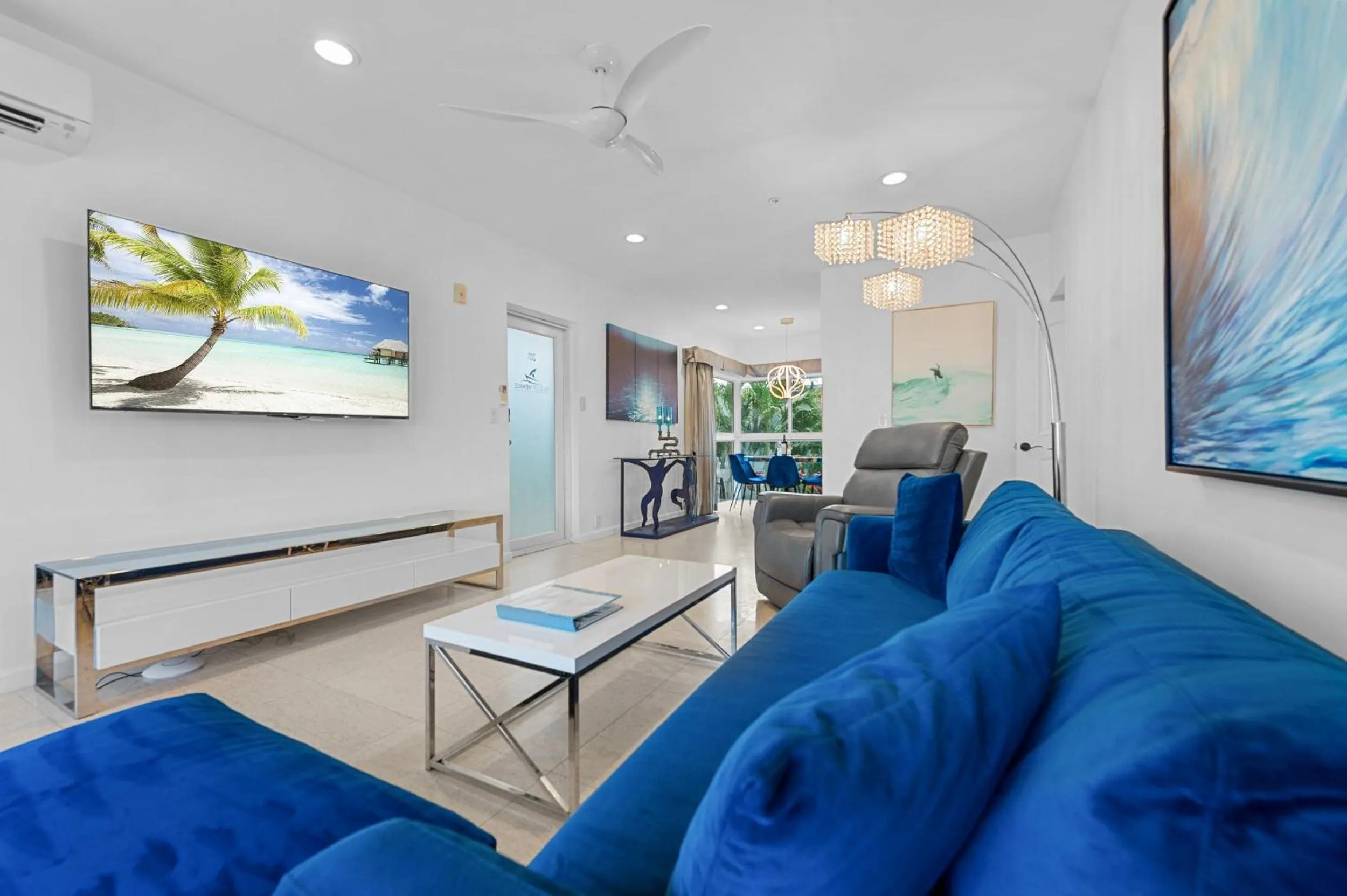 TV and multimedia in Isle of Venice Residence and Marina