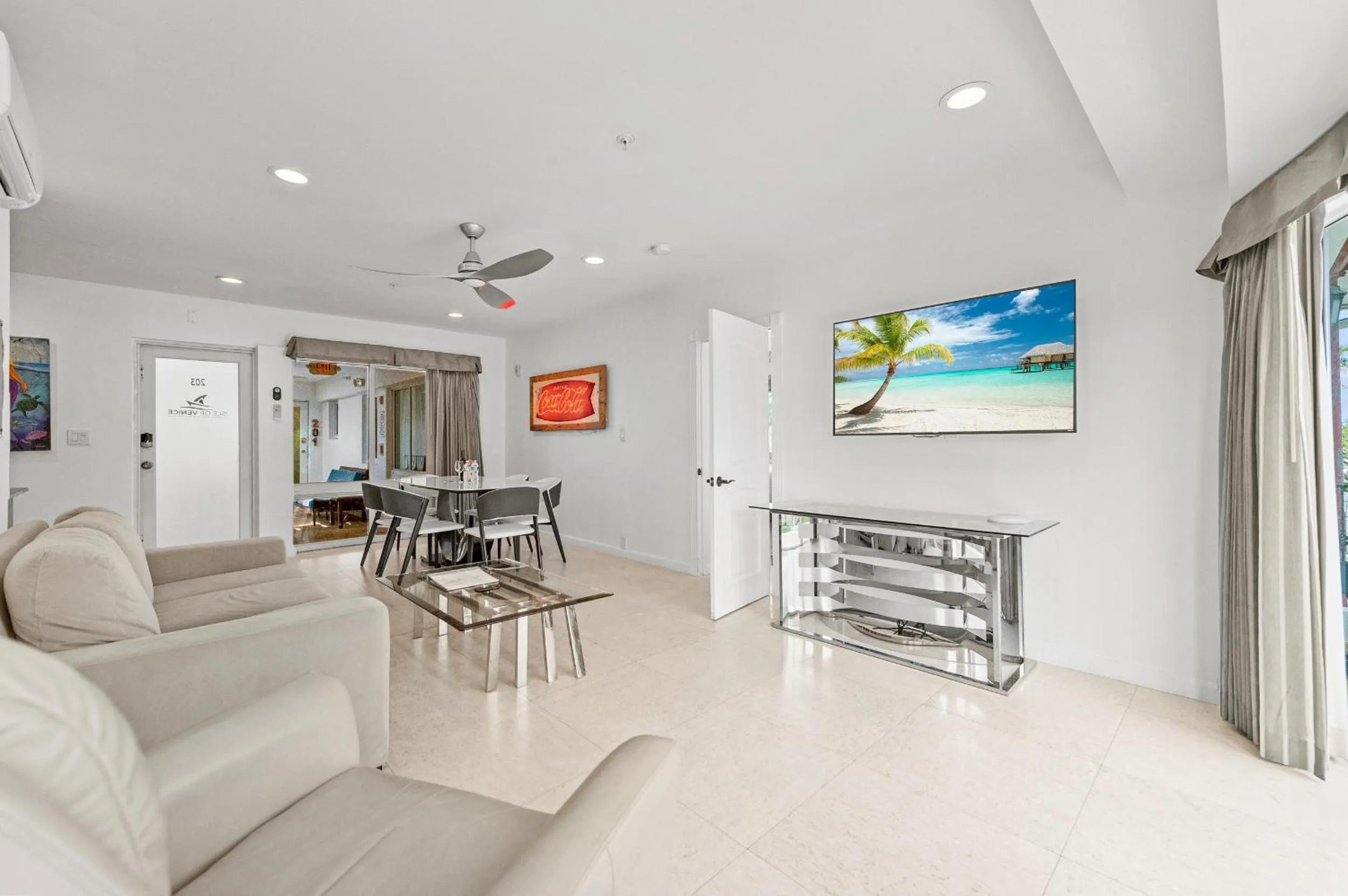 Living room in Isle of Venice Residence and Marina