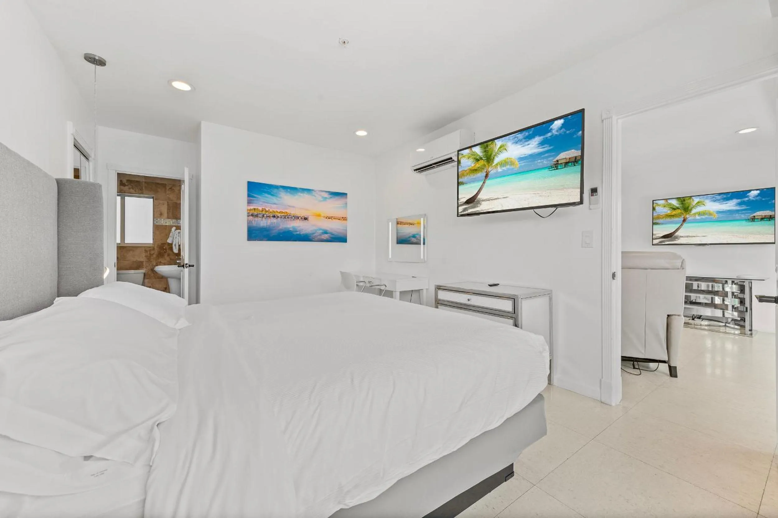 Bedroom, Bed in Isle of Venice Residence and Marina