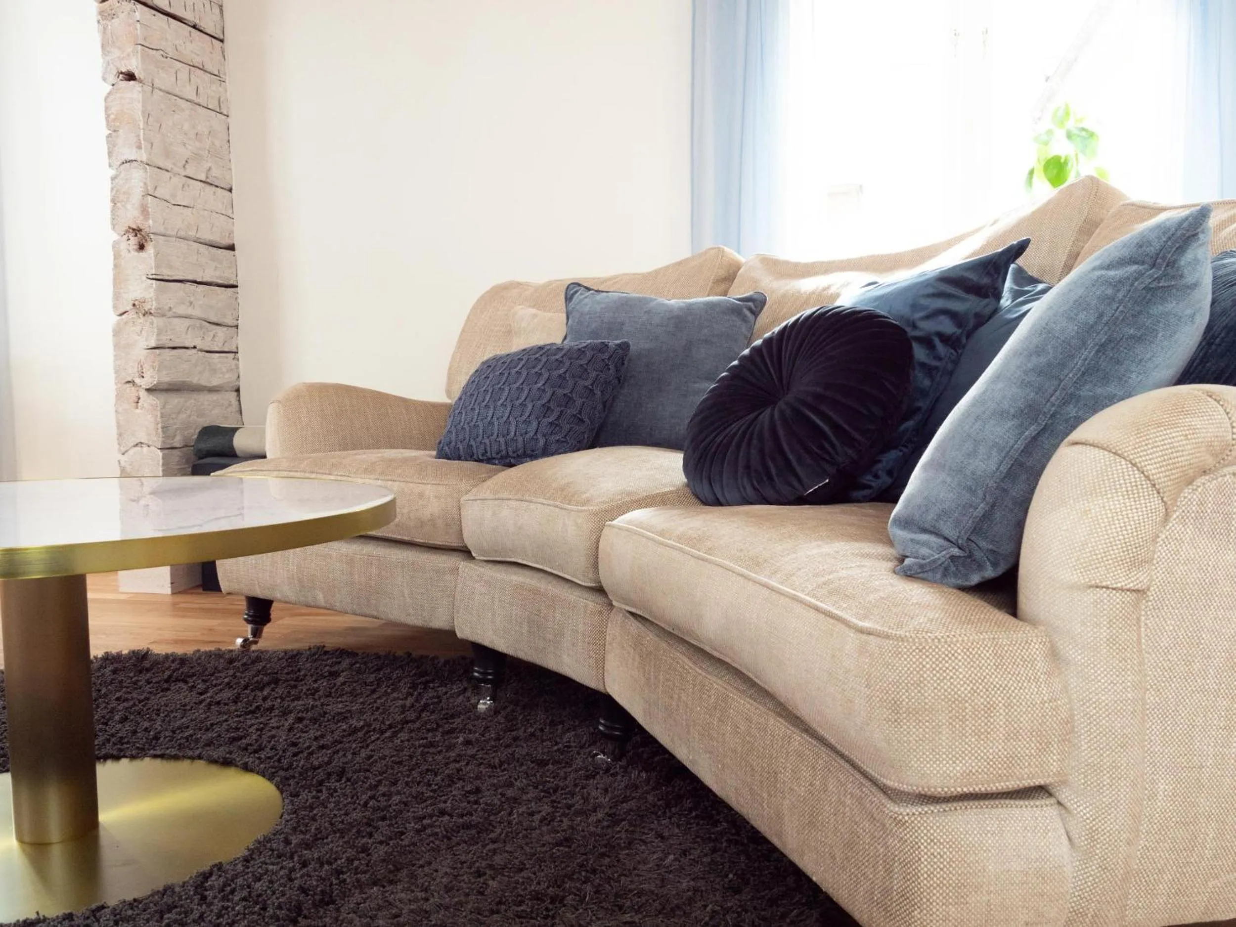 Living room in Pomona Living