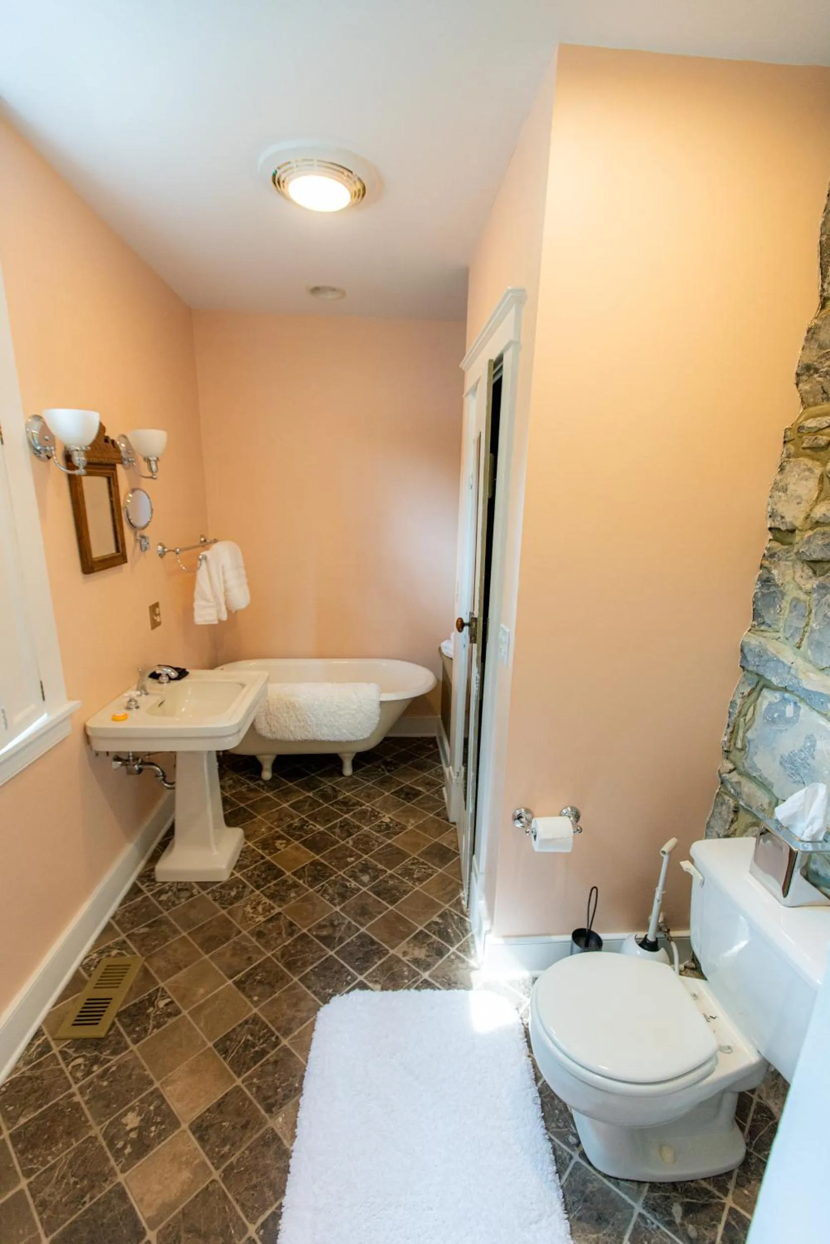 Bathroom in Thomas Rose Inn