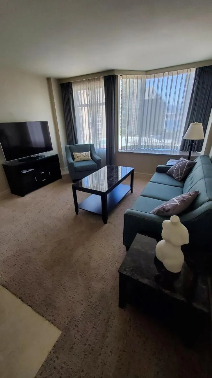 Living room in The Listel Hotel Vancouver