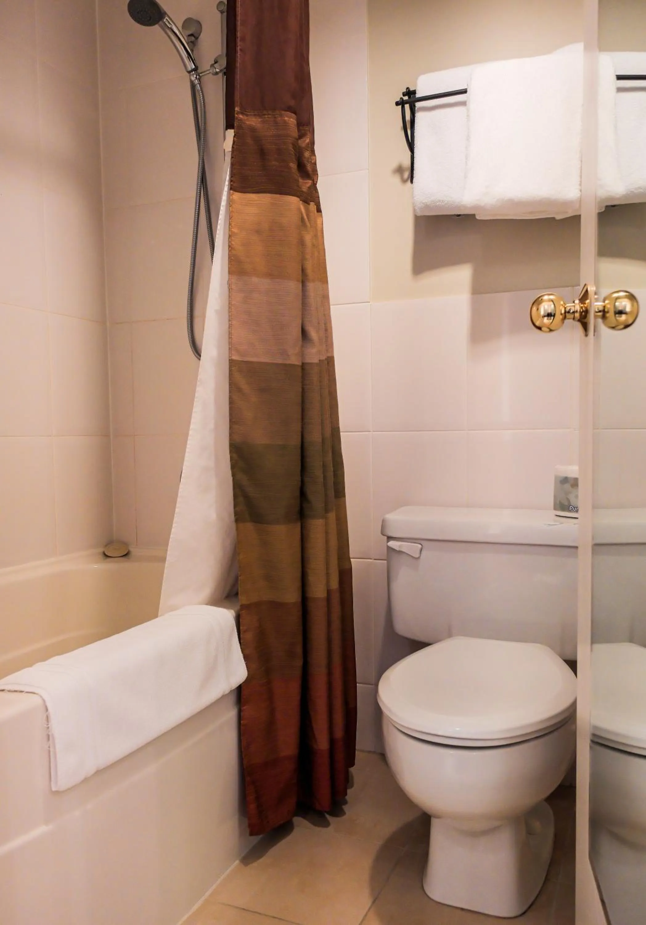 Bathroom in The Listel Hotel Vancouver