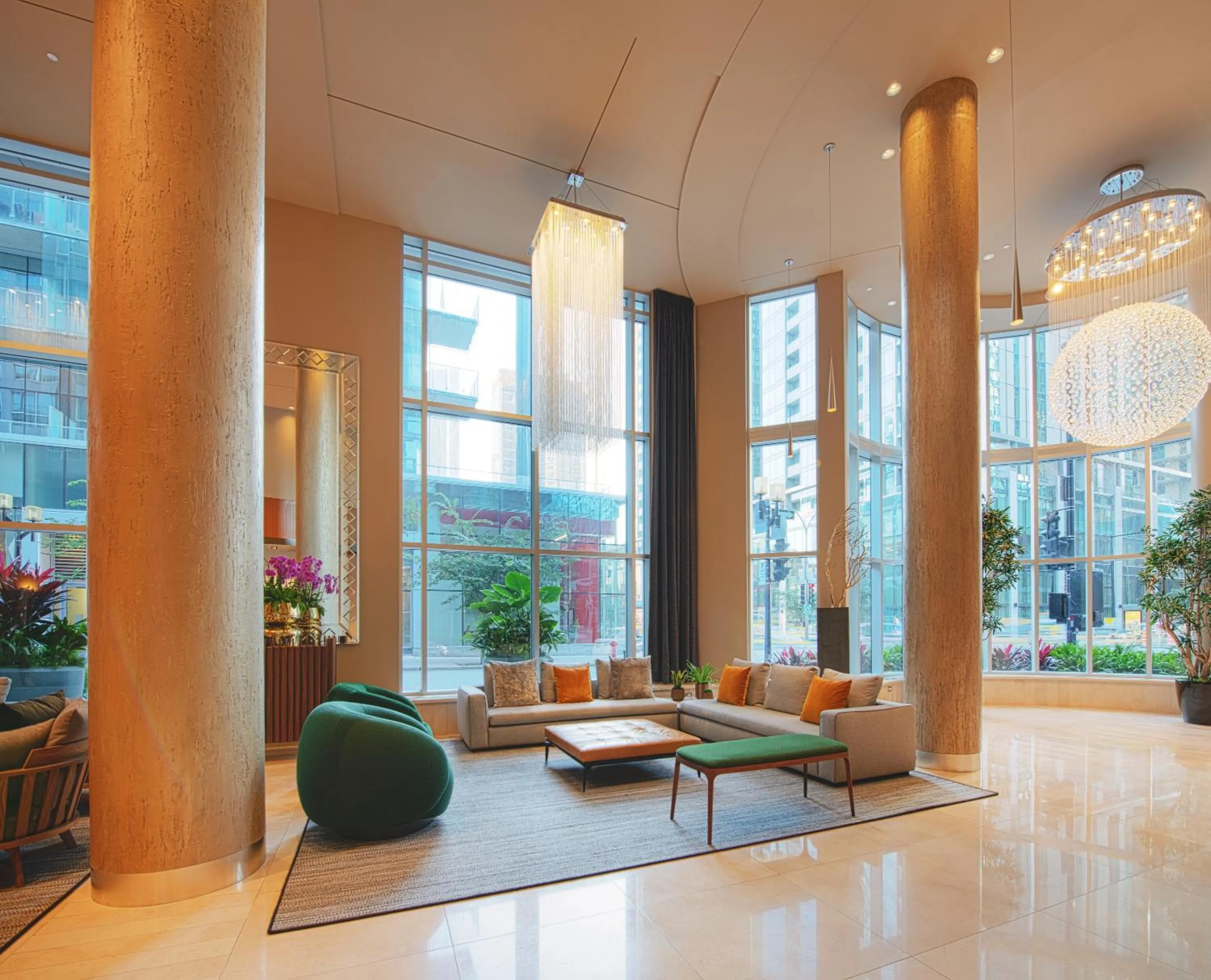 Lobby or reception in Warwick Le Crystal - Montréal