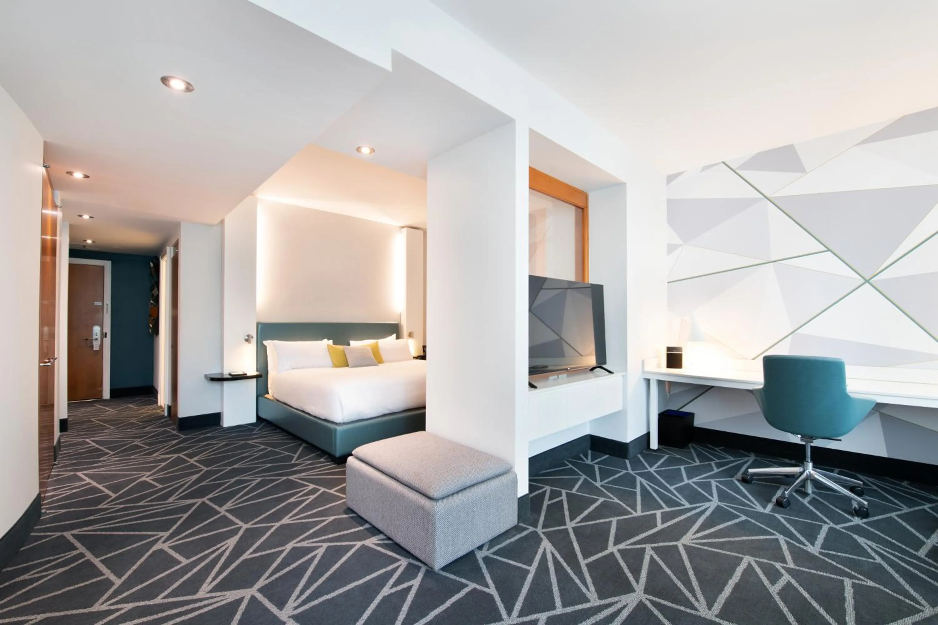 Property building, Bed in Warwick Le Crystal - Montréal