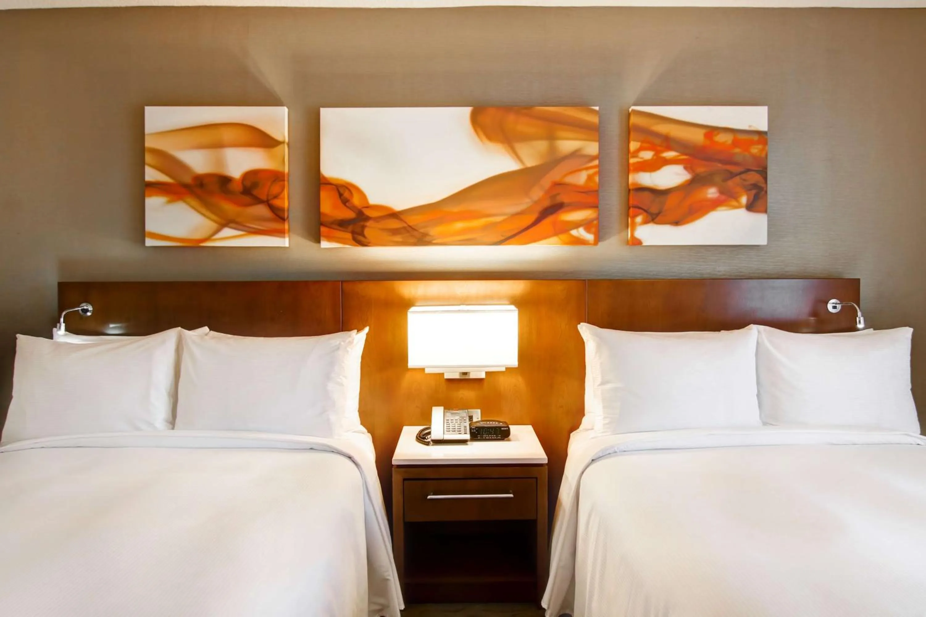 Bed in Hilton Mississauga/Meadowvale