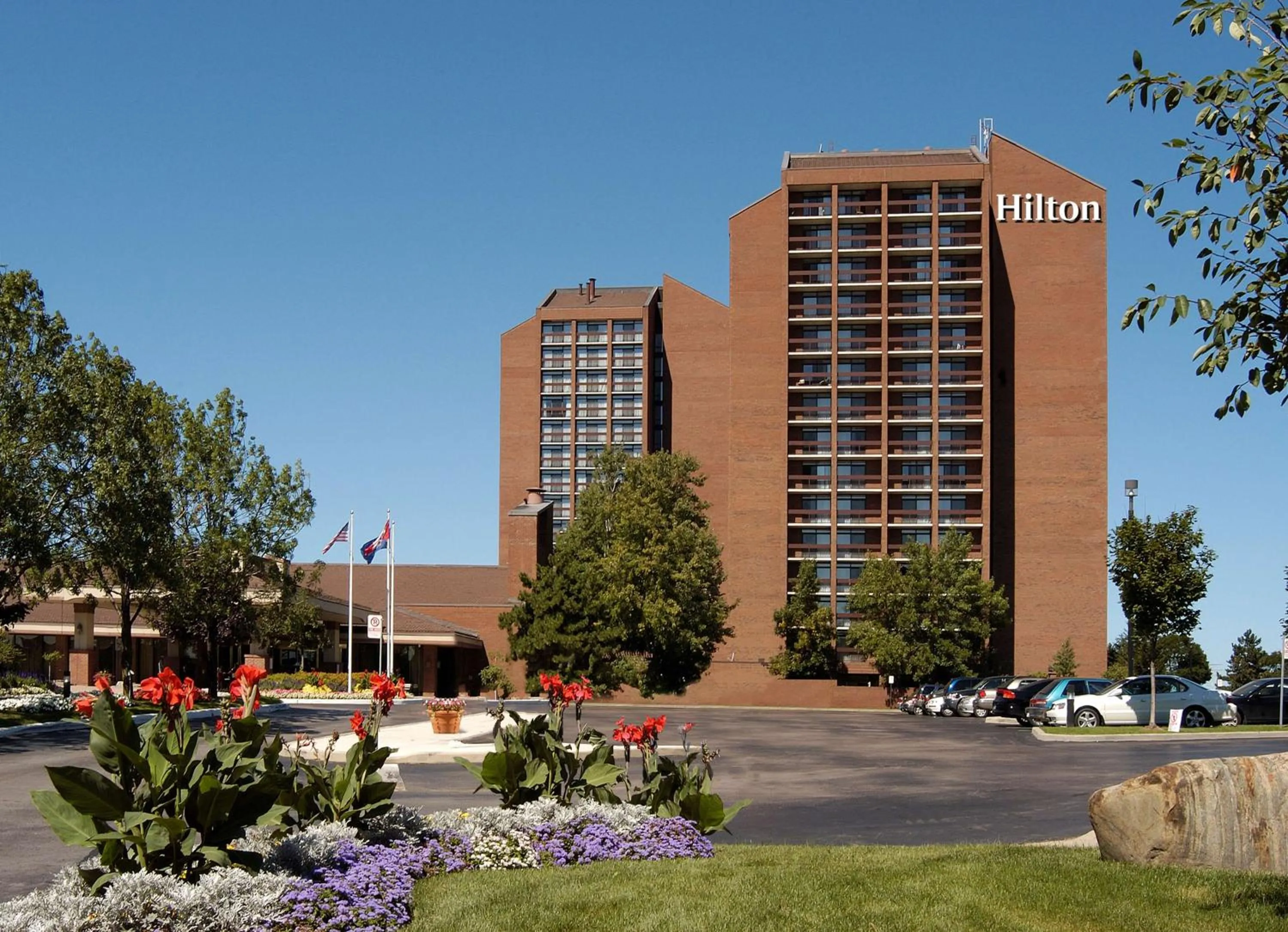 Property building in Hilton Mississauga/Meadowvale