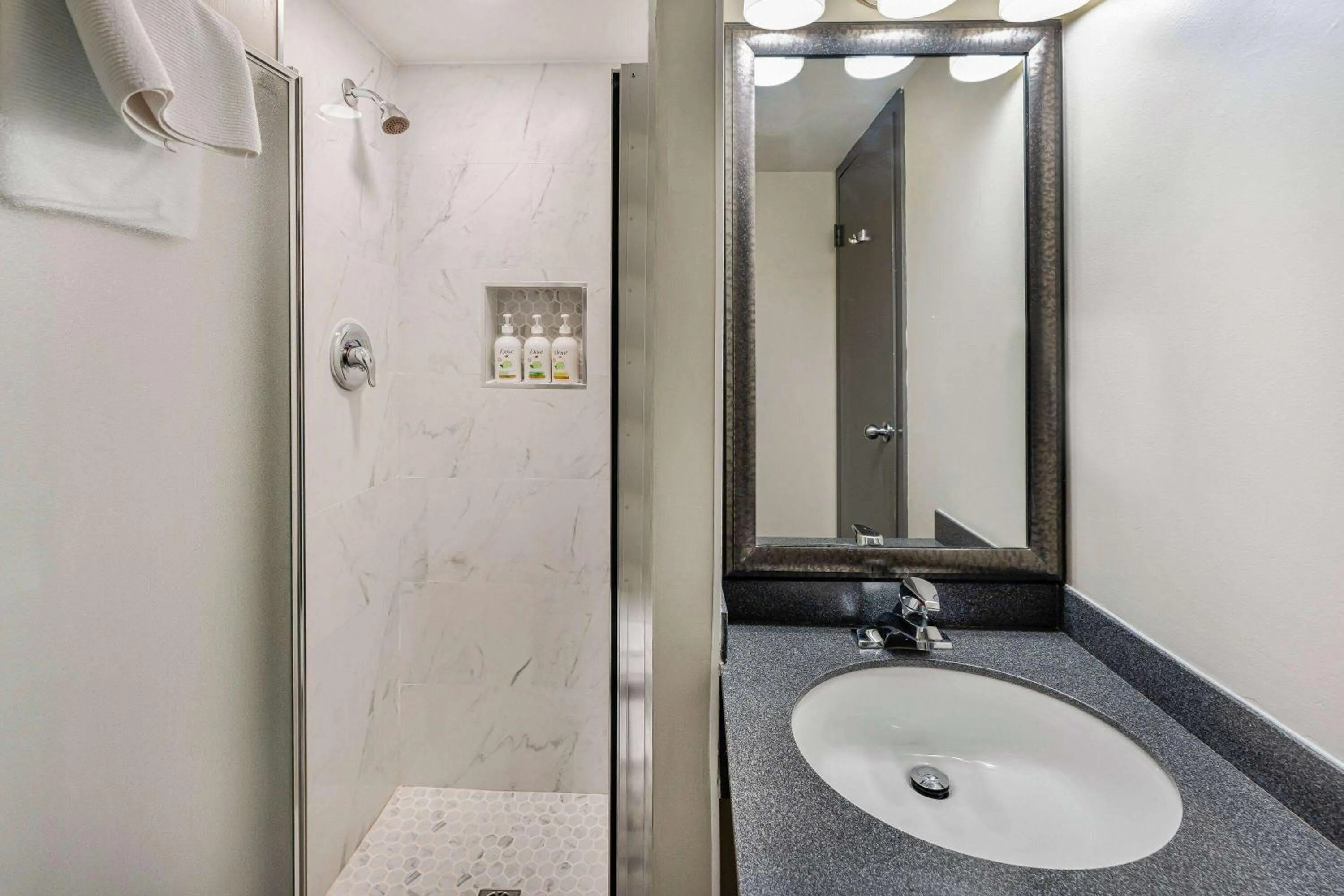 Bathroom in Days Inn by Wyndham Victoria On The Harbour