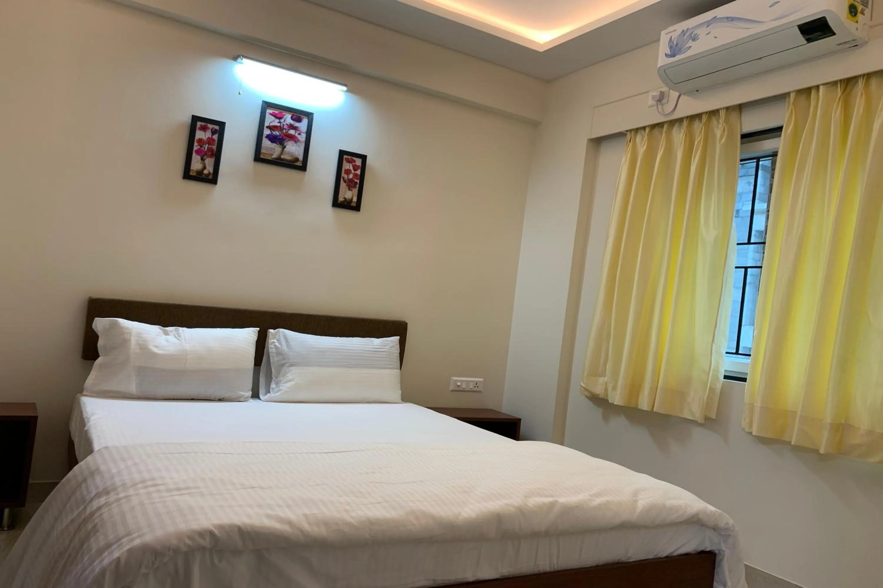 Bedroom, Bed in Vennela Hotel Apartments