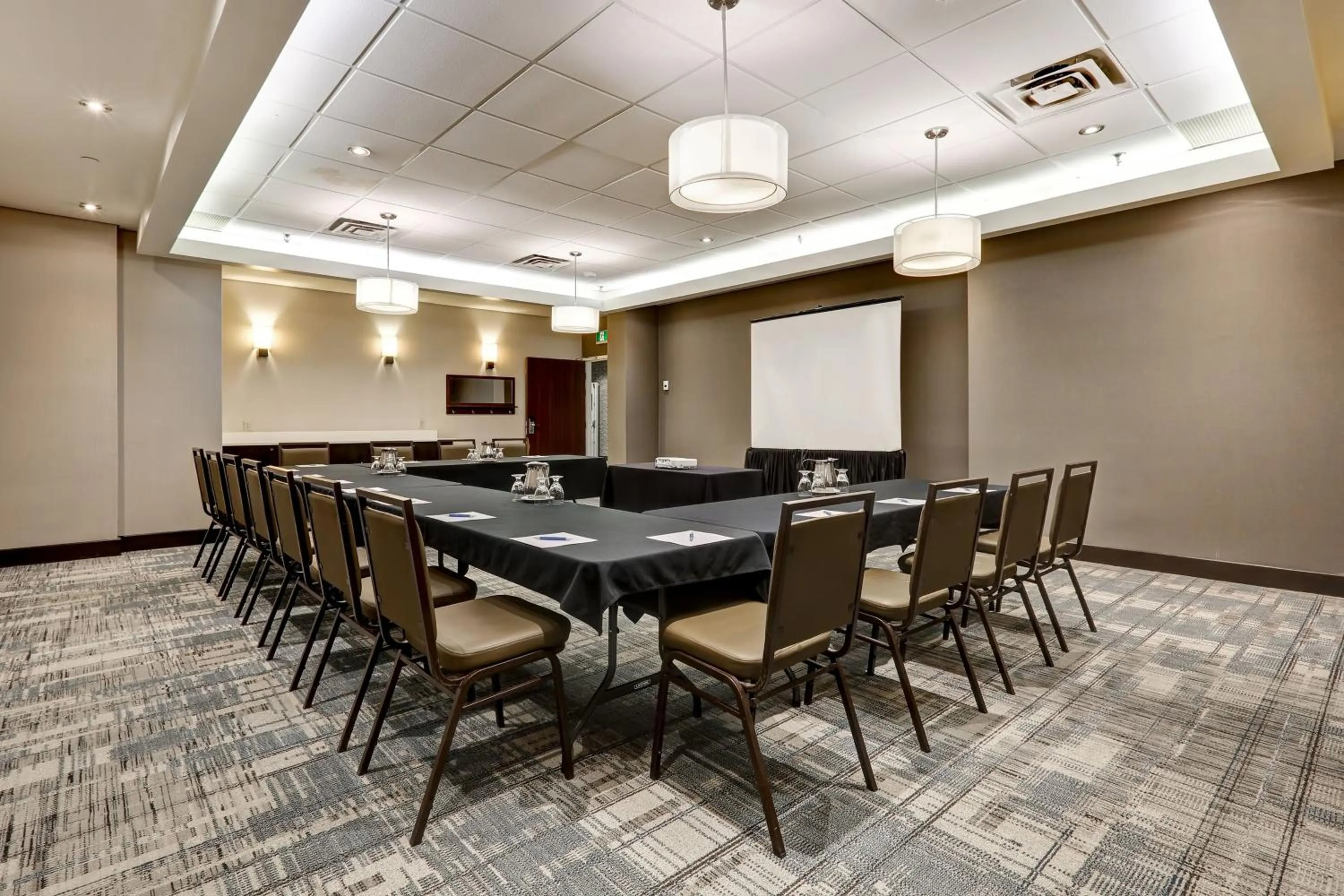 Meeting/conference room in Four Points by Sheraton Toronto Mississauga