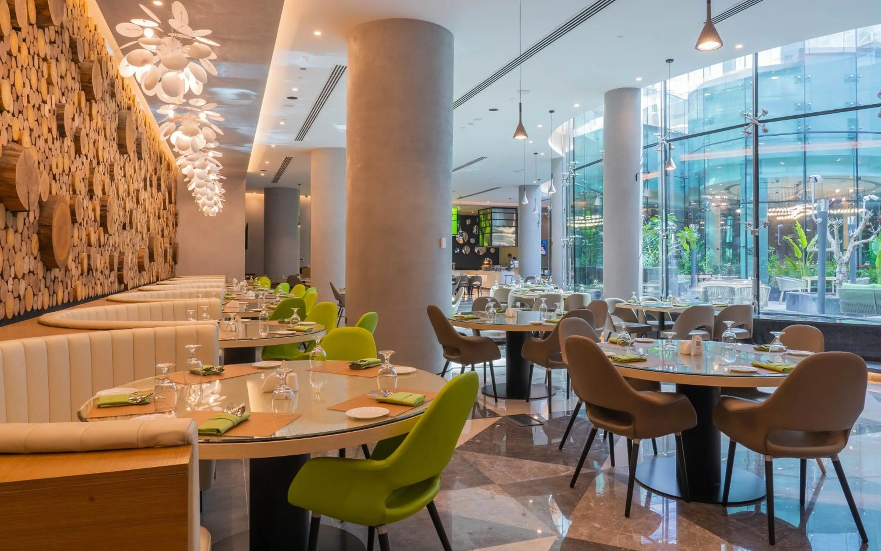 Restaurant/places to eat in Al Khoory Sky Garden Hotel