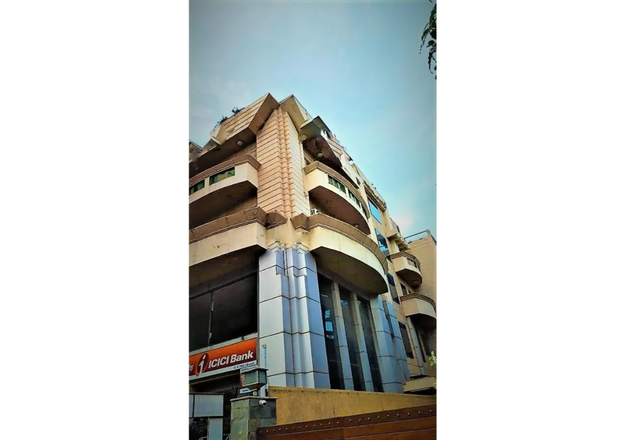 Property building in BluO 2BHK - Greater Kailash Lift Balcony Parking