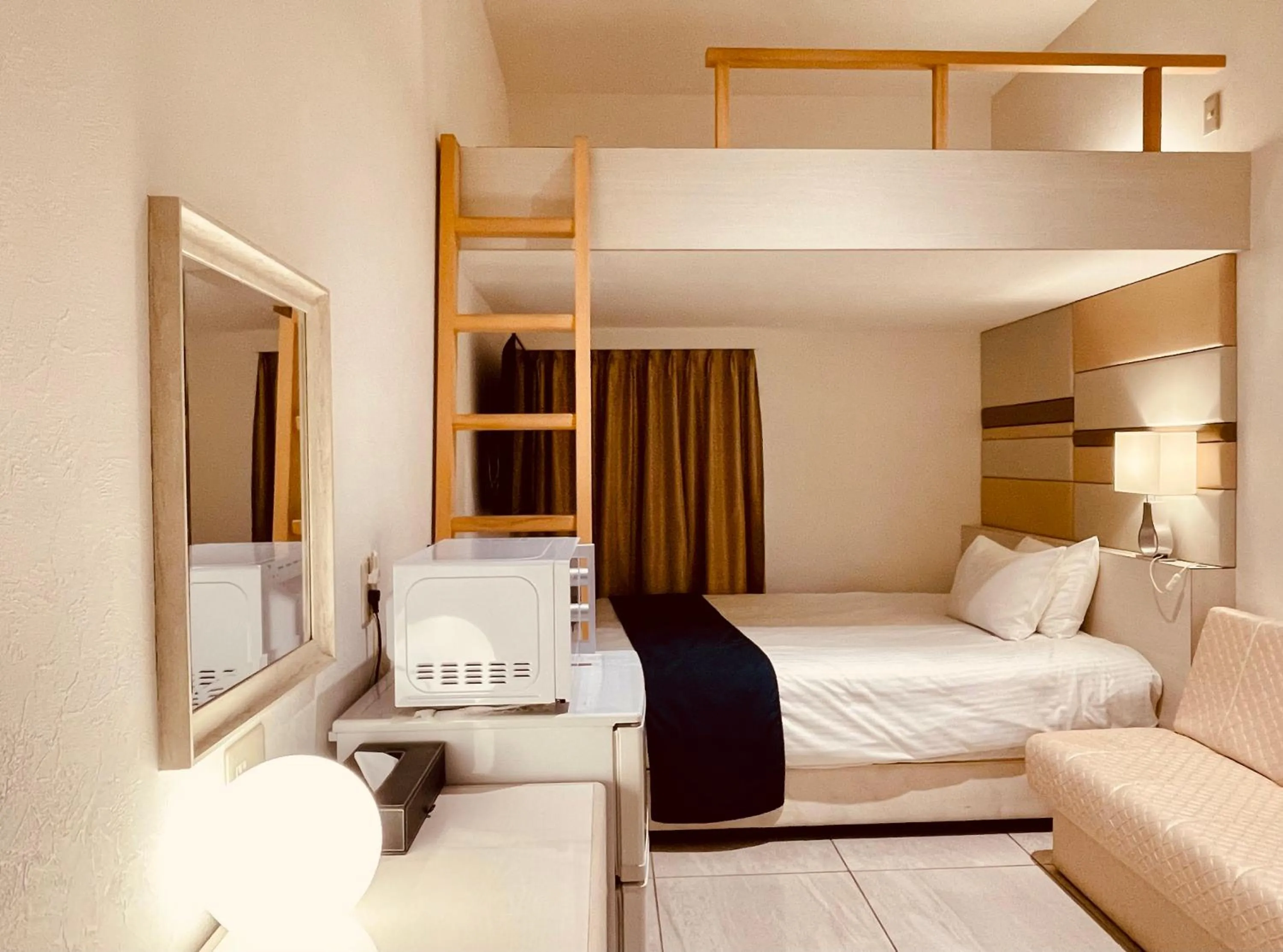 Photo of the whole room, Bed in Phoenix Park Hotel