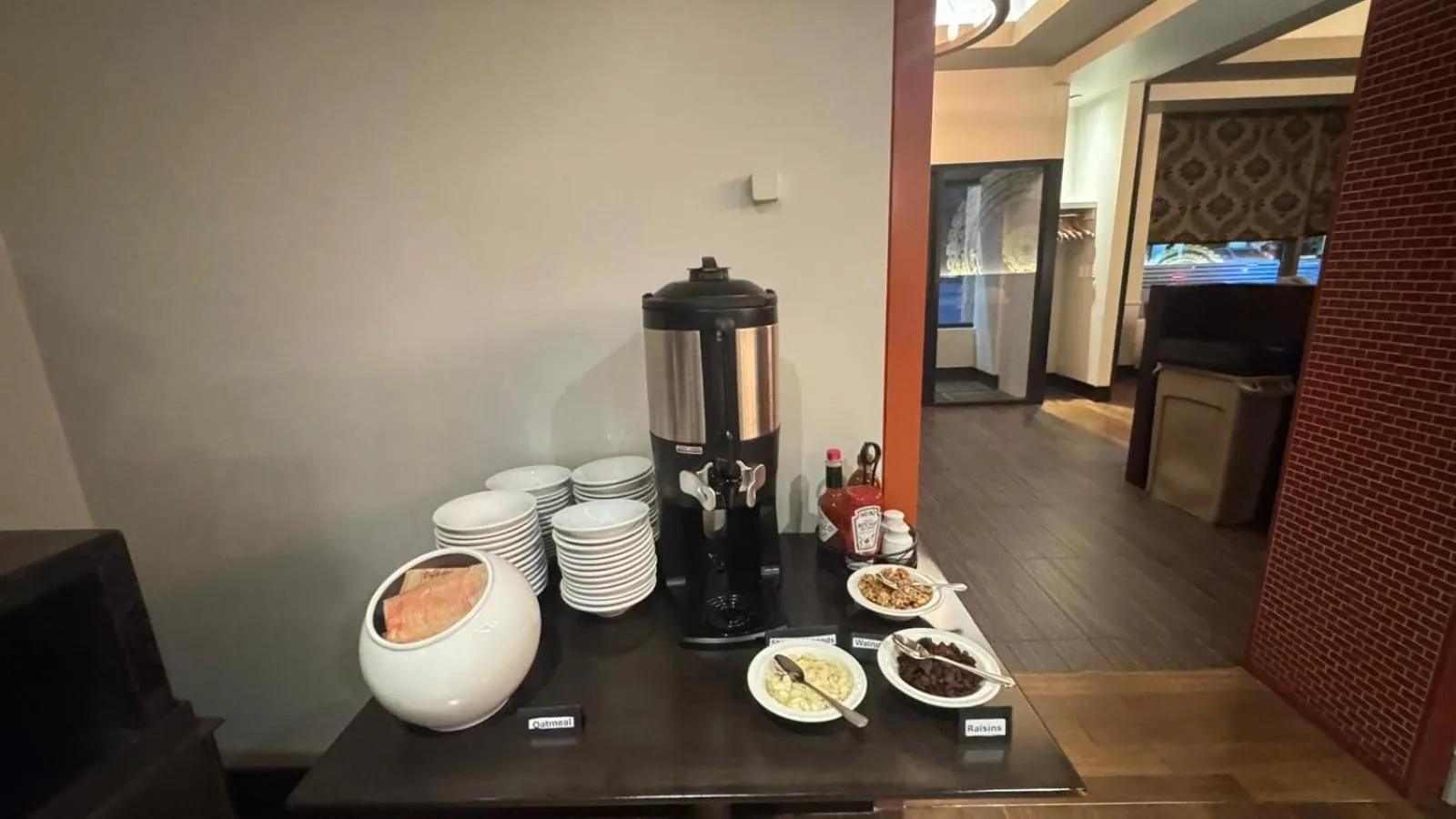 Breakfast in Cambridge Suites Toronto