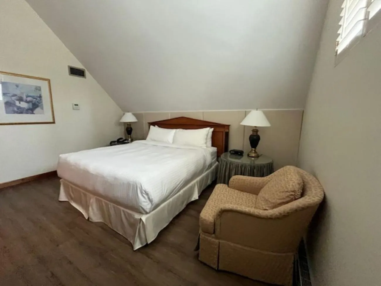 Bed in Cambridge Suites Toronto