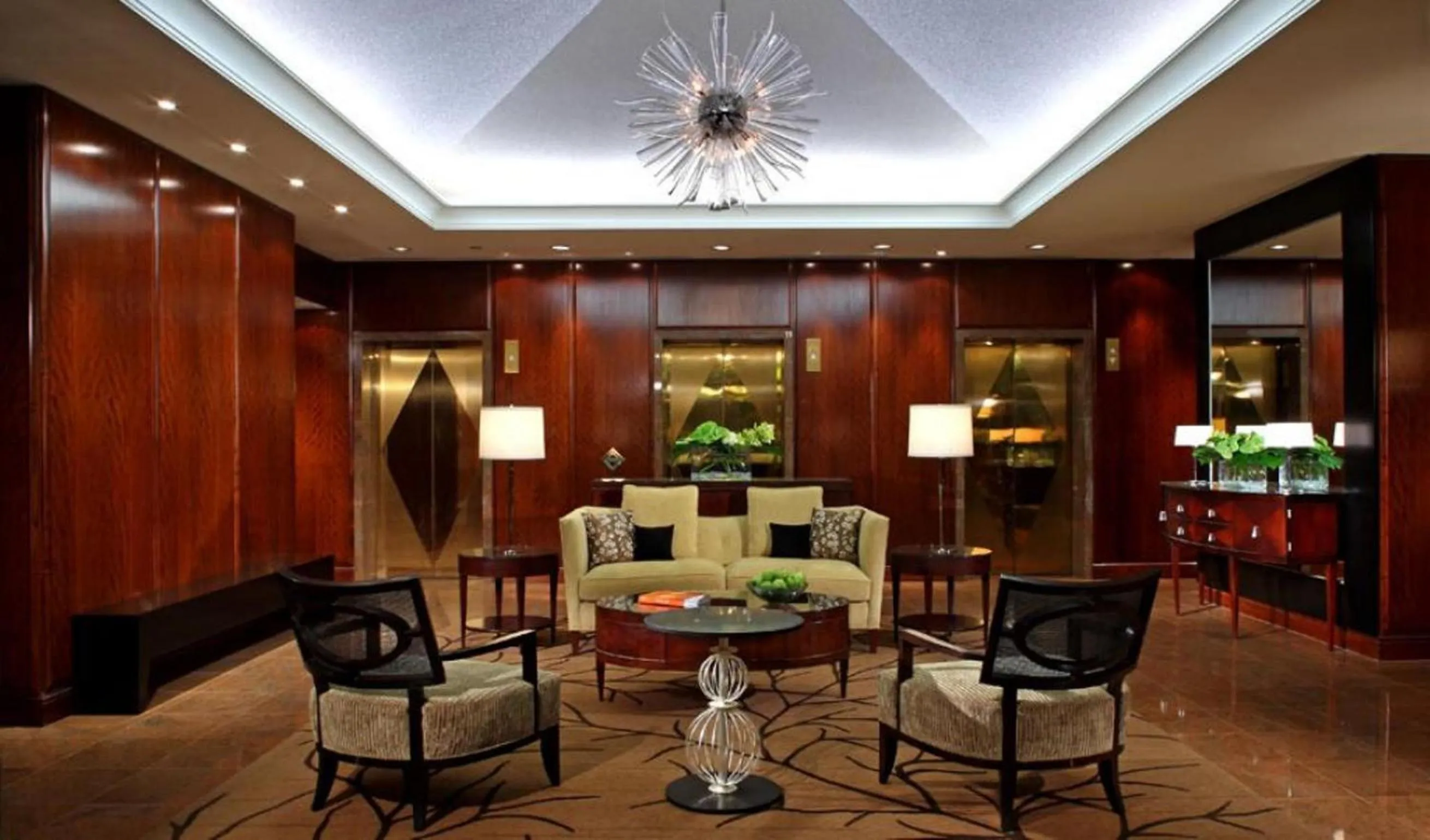 Lobby or reception in Cambridge Suites Toronto
